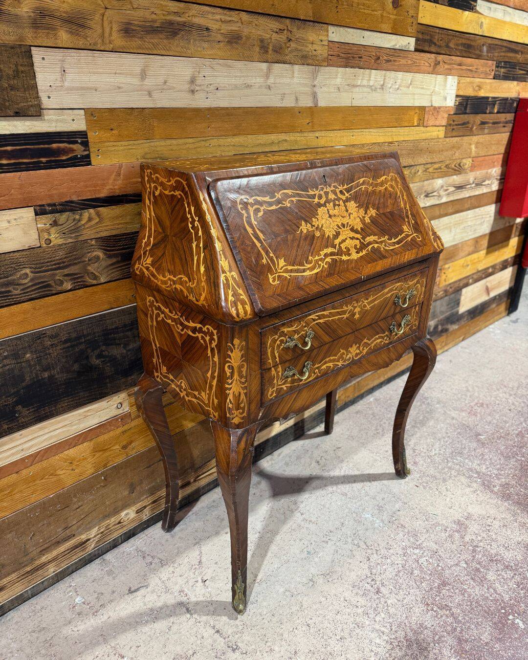Sloped desk marked in the Louis XV style