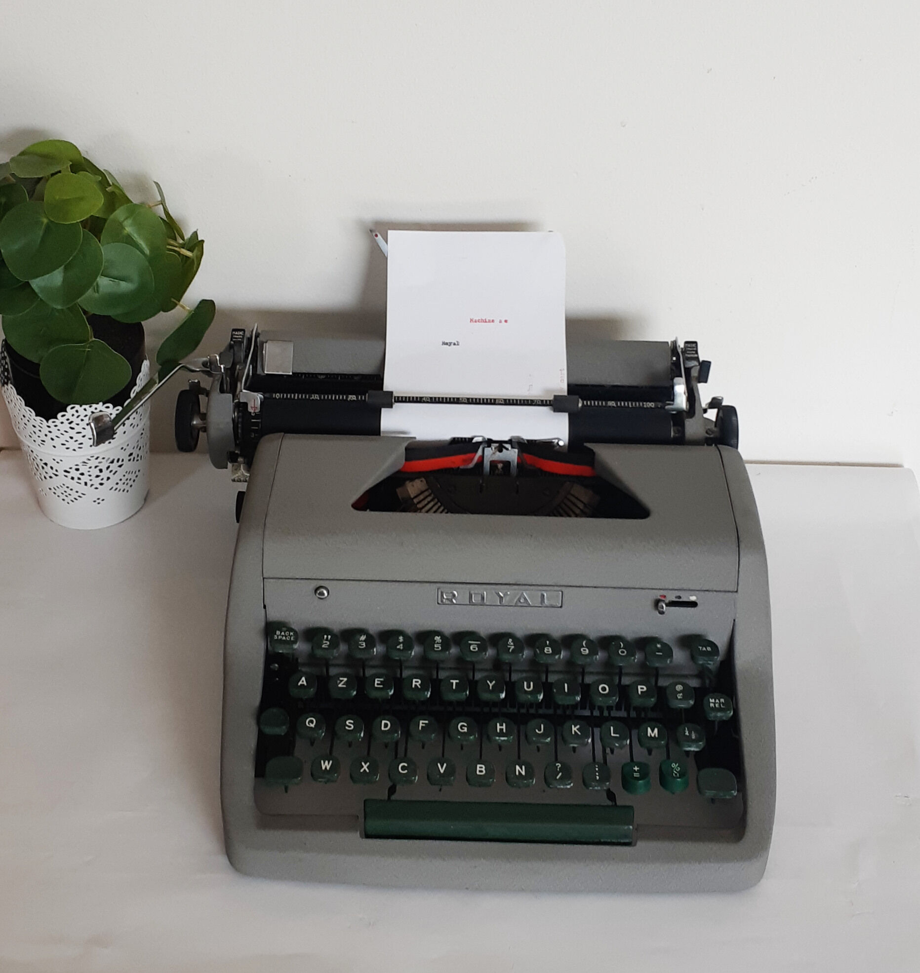 Functional portable typewriter , Royal