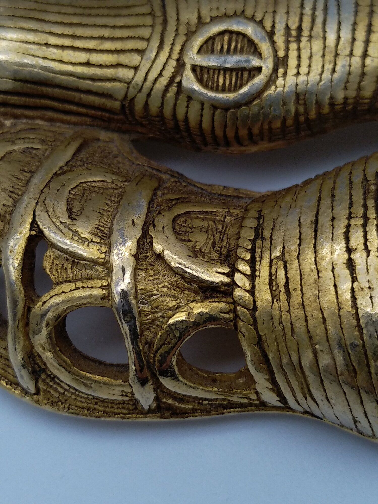 Clipboard zoomorphic crocodiles replica of the branly museum