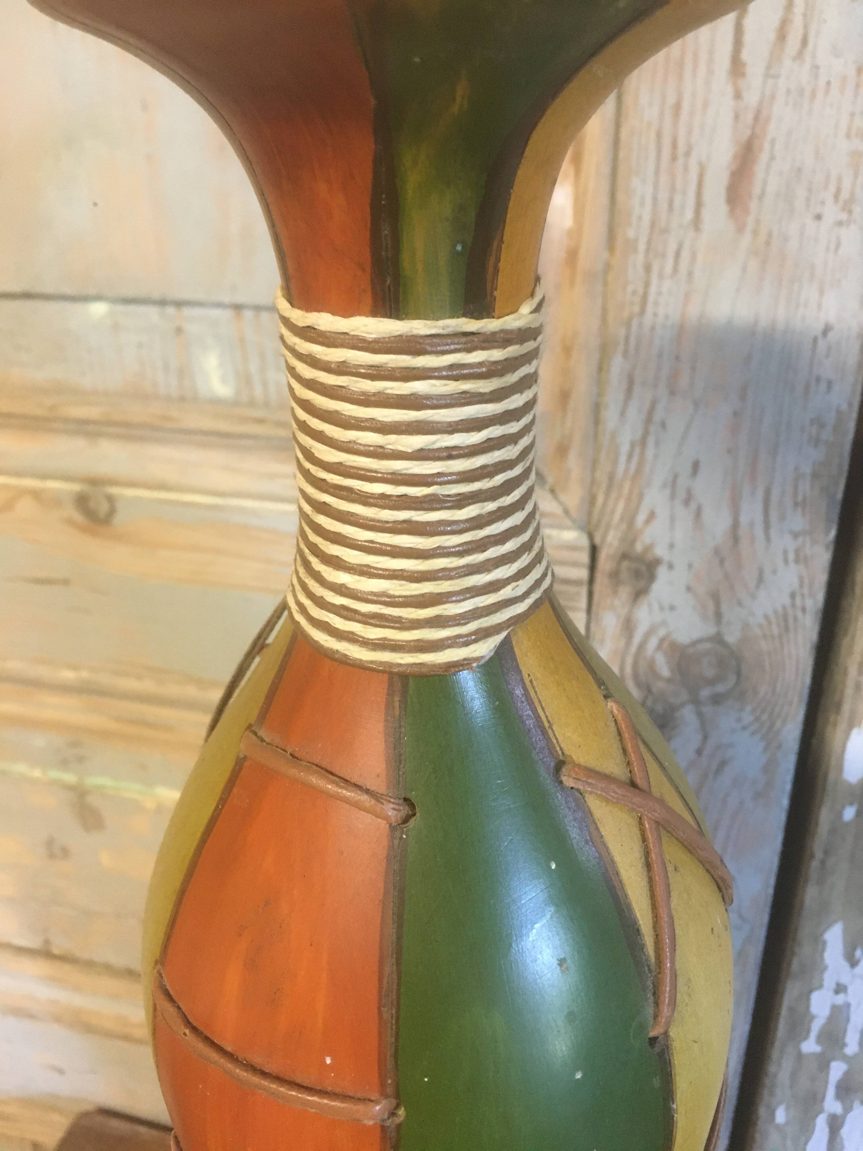 Soliflore in wood or resin
