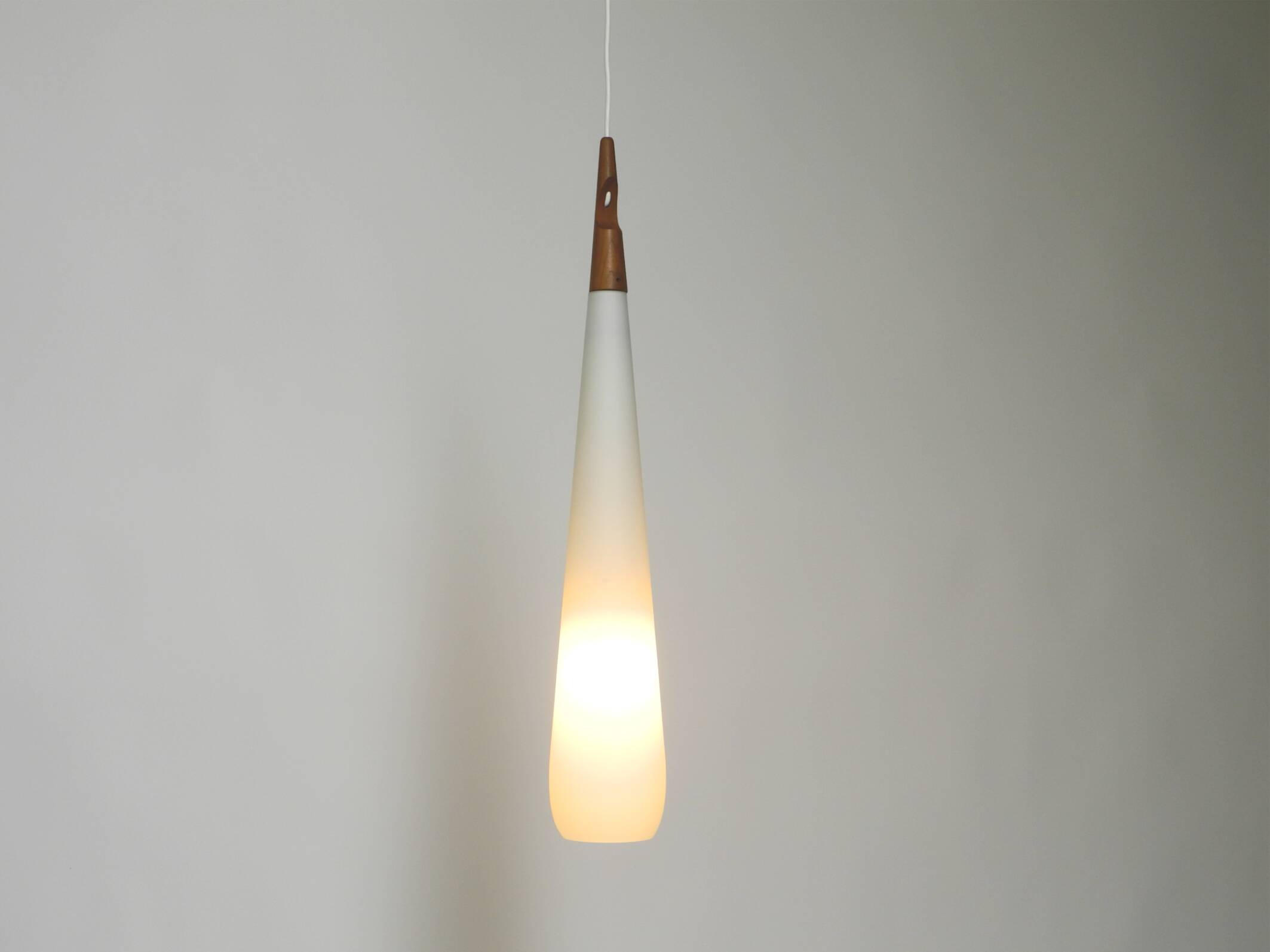 Rare Uno & Östen Kristiansson pendant lamp in opal glass and teak | Made by