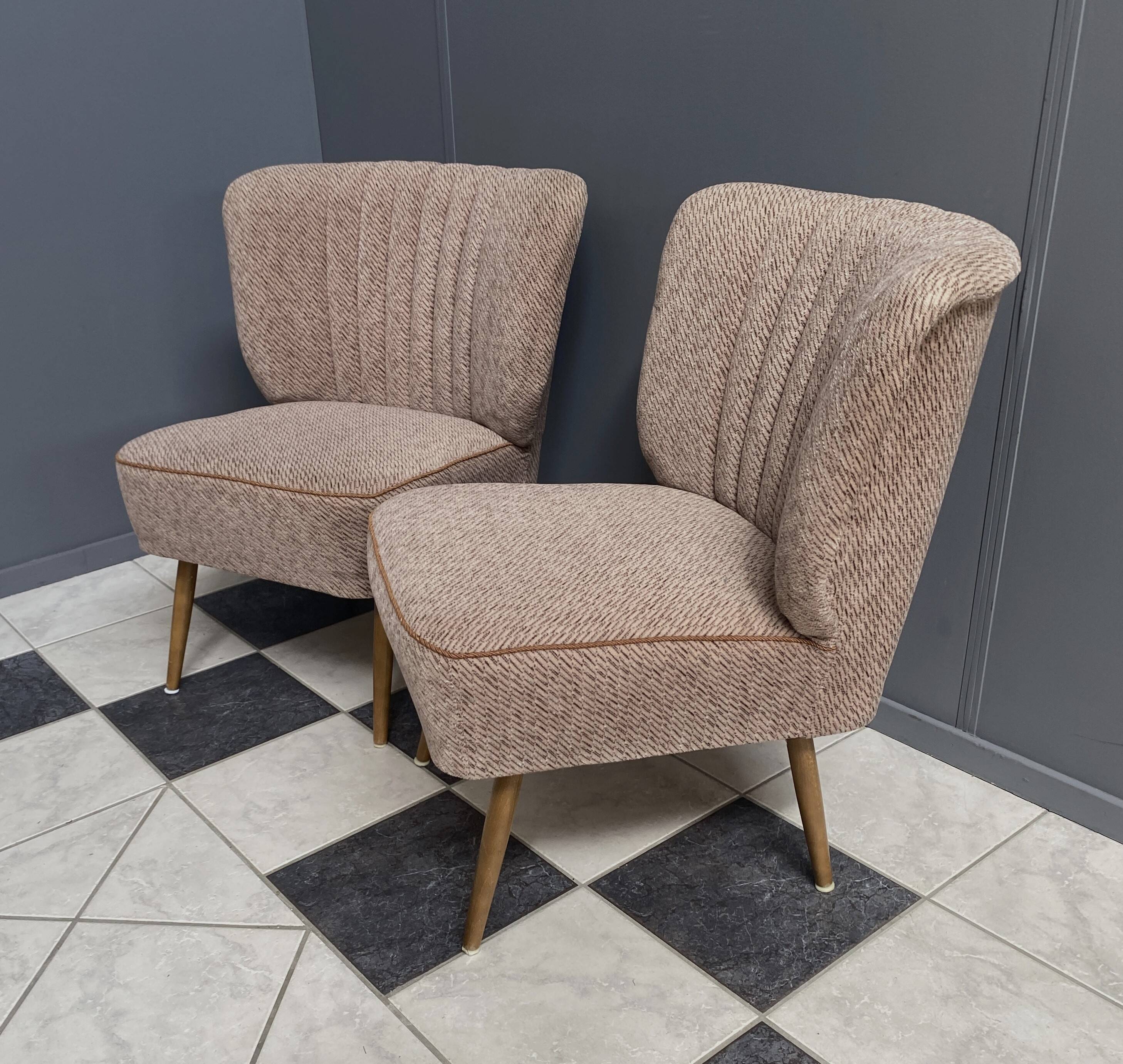 ensemble de 2 chaises de cocktail marron des années 1960
