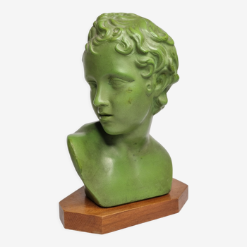 Buste d'Eros en plâtre patiné à l'imitation du bronze sur socle en bois