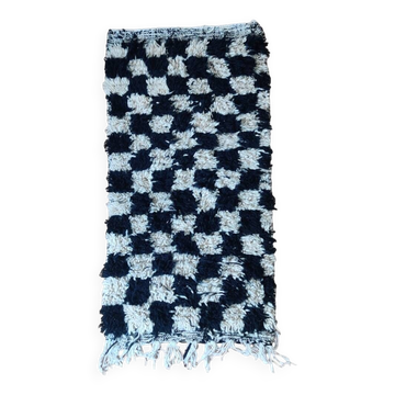 Petit tapis berbère carreaux noirs