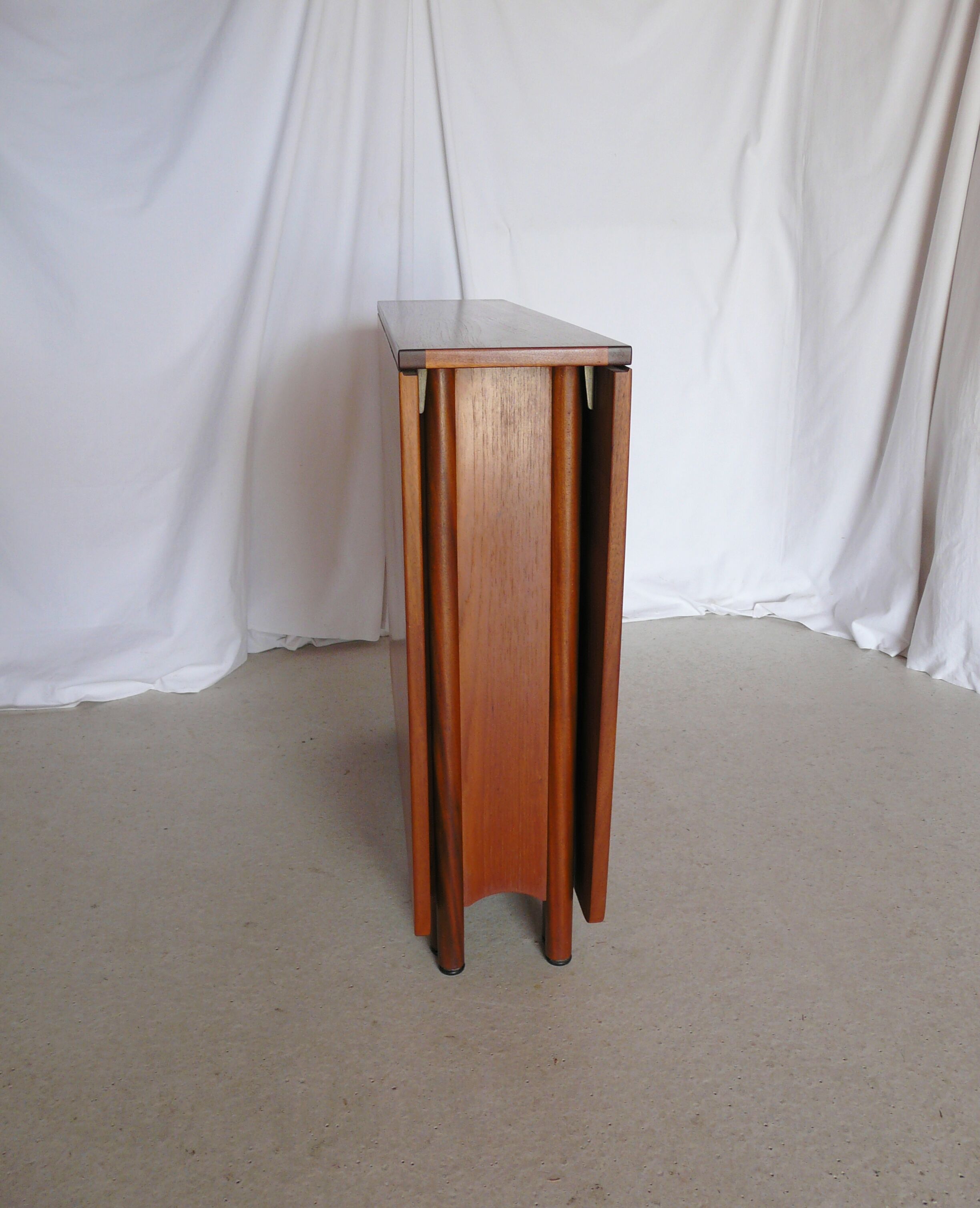 Scandinavian folding table in Mc Intosh teak