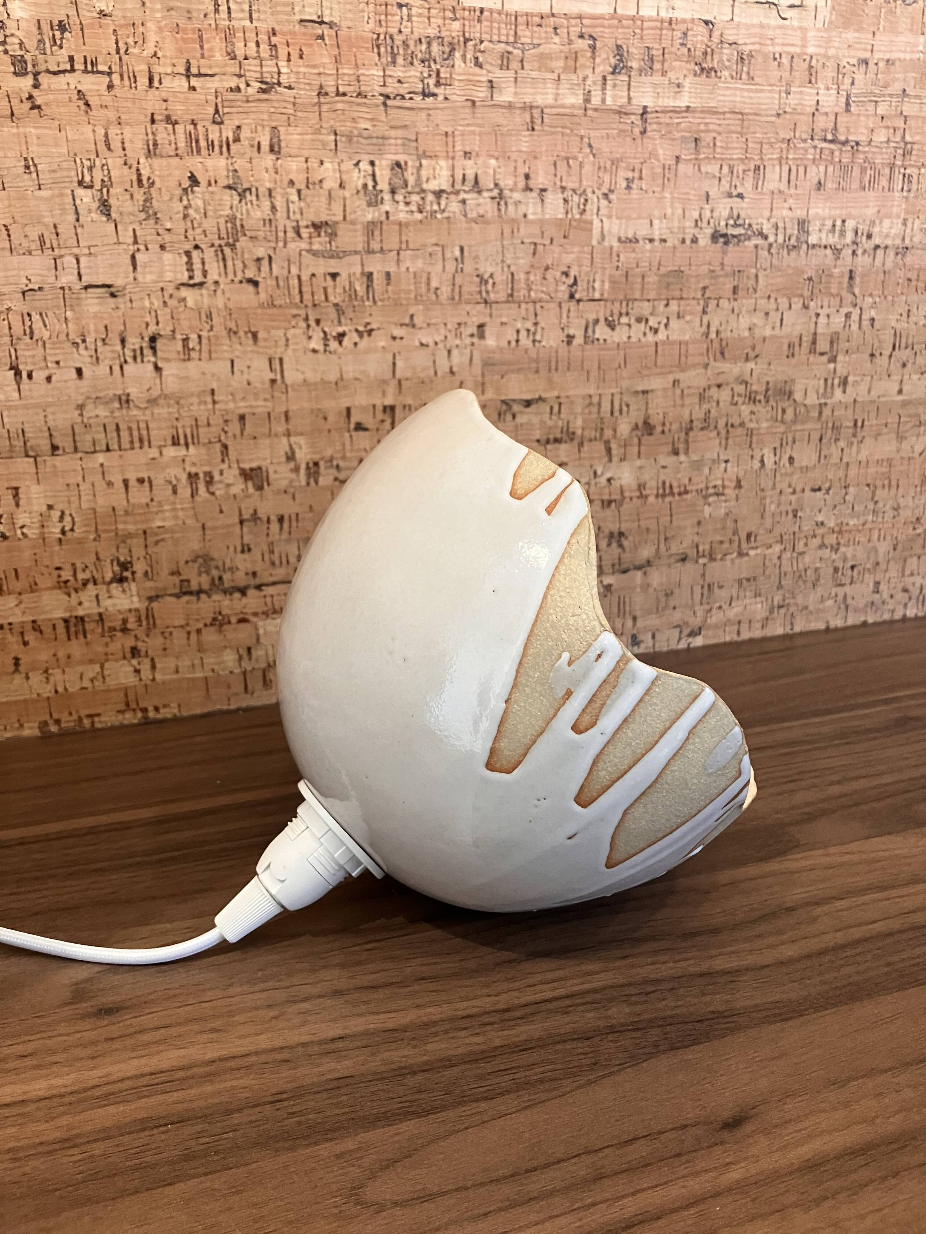 Organic portable lamp in ceramic