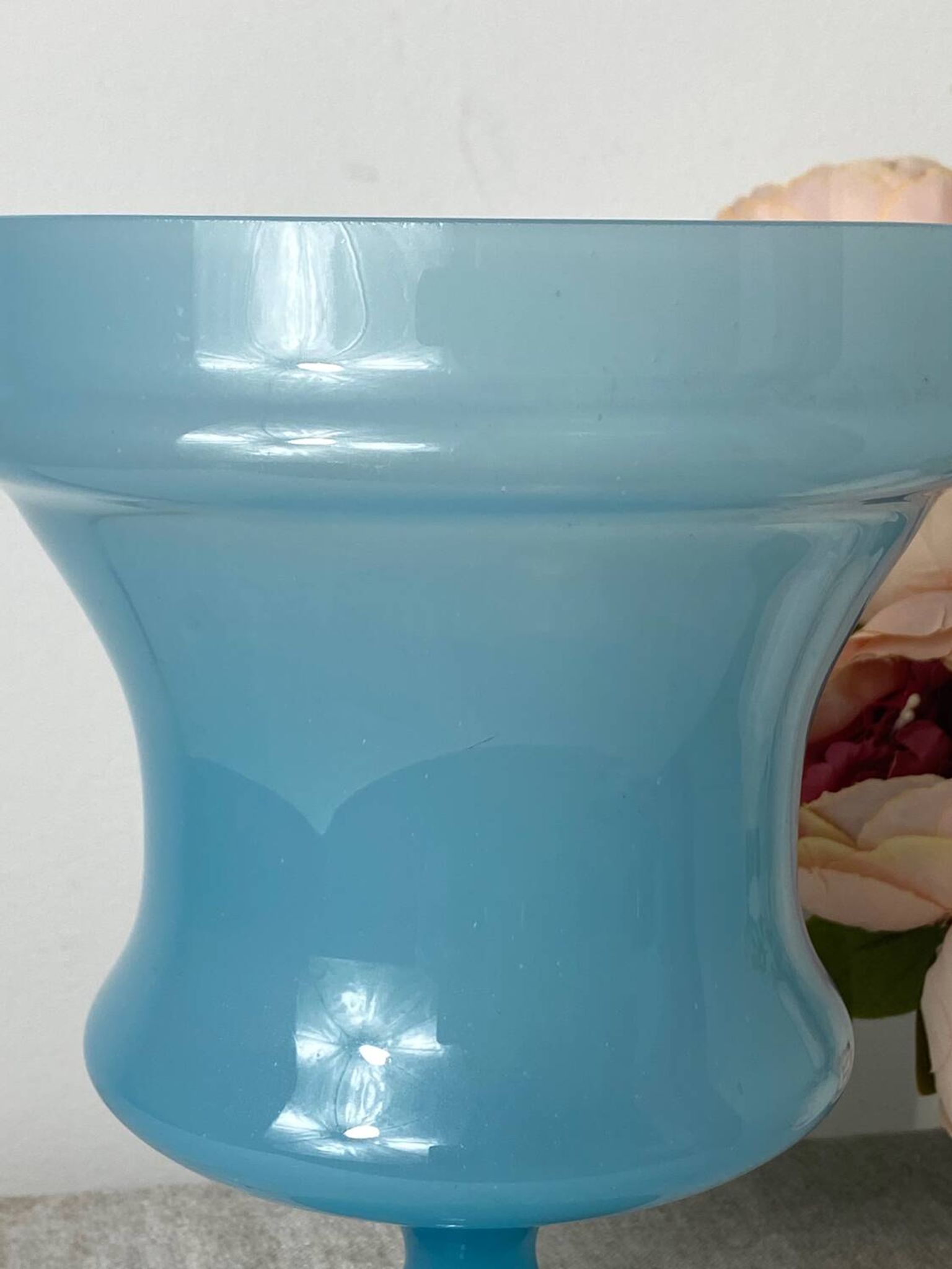 Vase vintage en opaline bleue