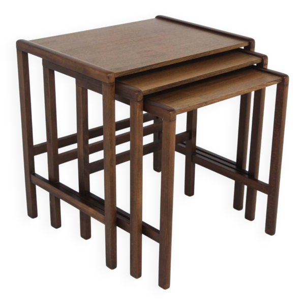 Tables ''gigogne'' en teck  Suède, 1960
