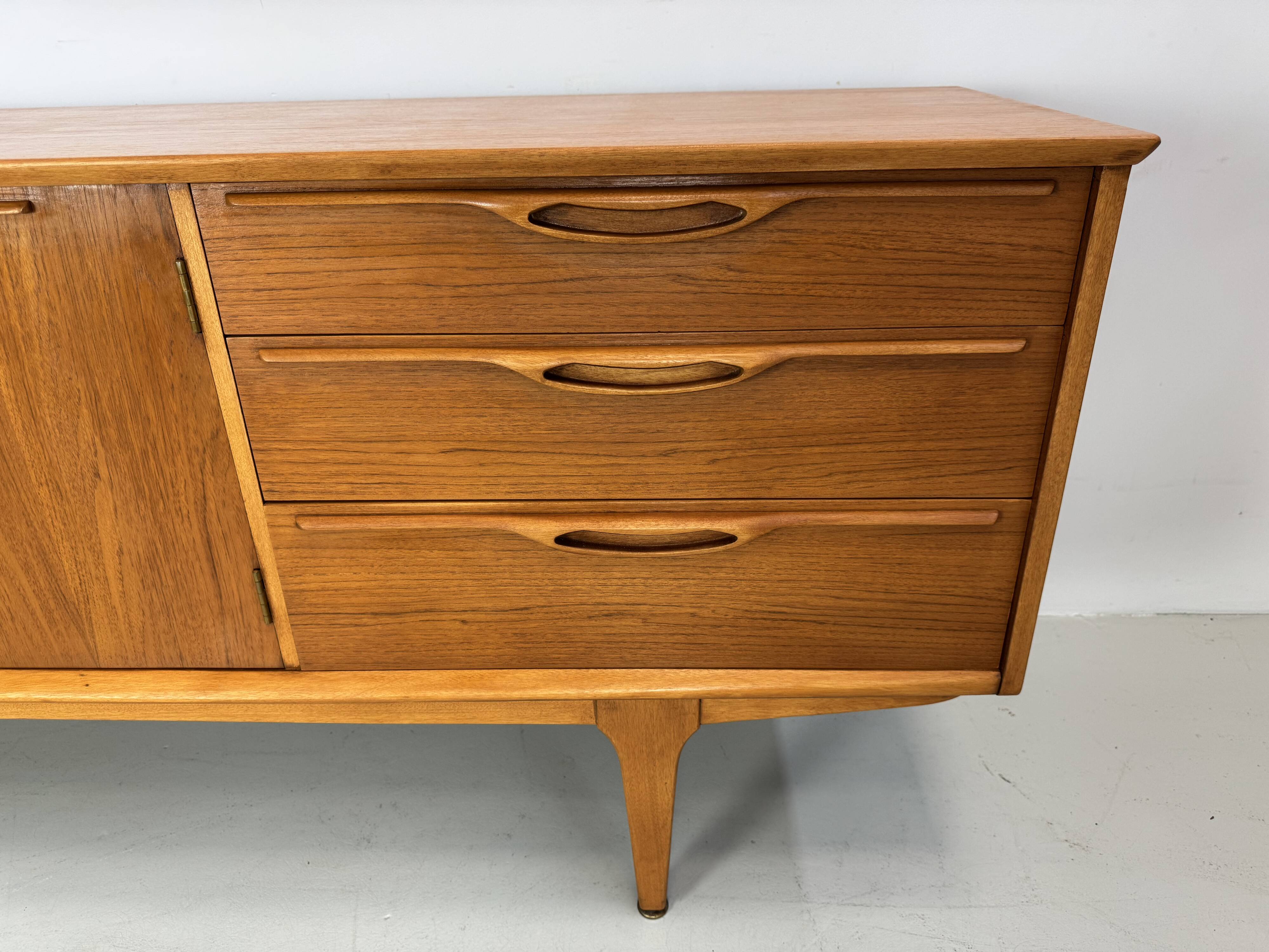 Buffet vintage par Jentique