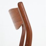 Chaise en teck Ærthøj Jensen & Mølholm entièrement restaurée avec un revêtement en feutre de laine / Design danois moderne du milieu du siècle / Années 1960