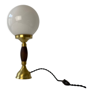 Ancienne lampe a poser en opaline