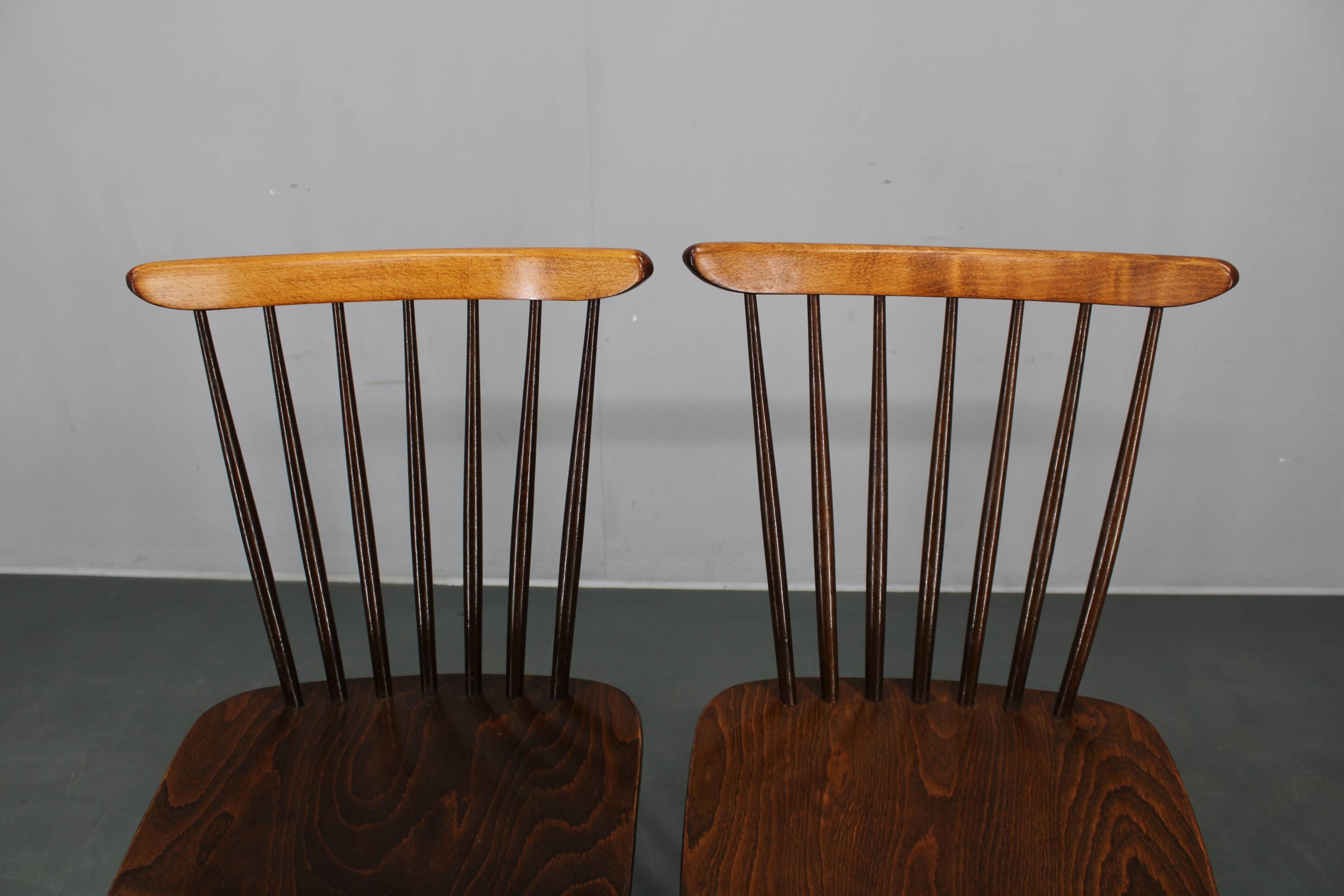 Pair of Drevounia solid beech and plywood veneer chairs, Czechoslovakia, 1970s