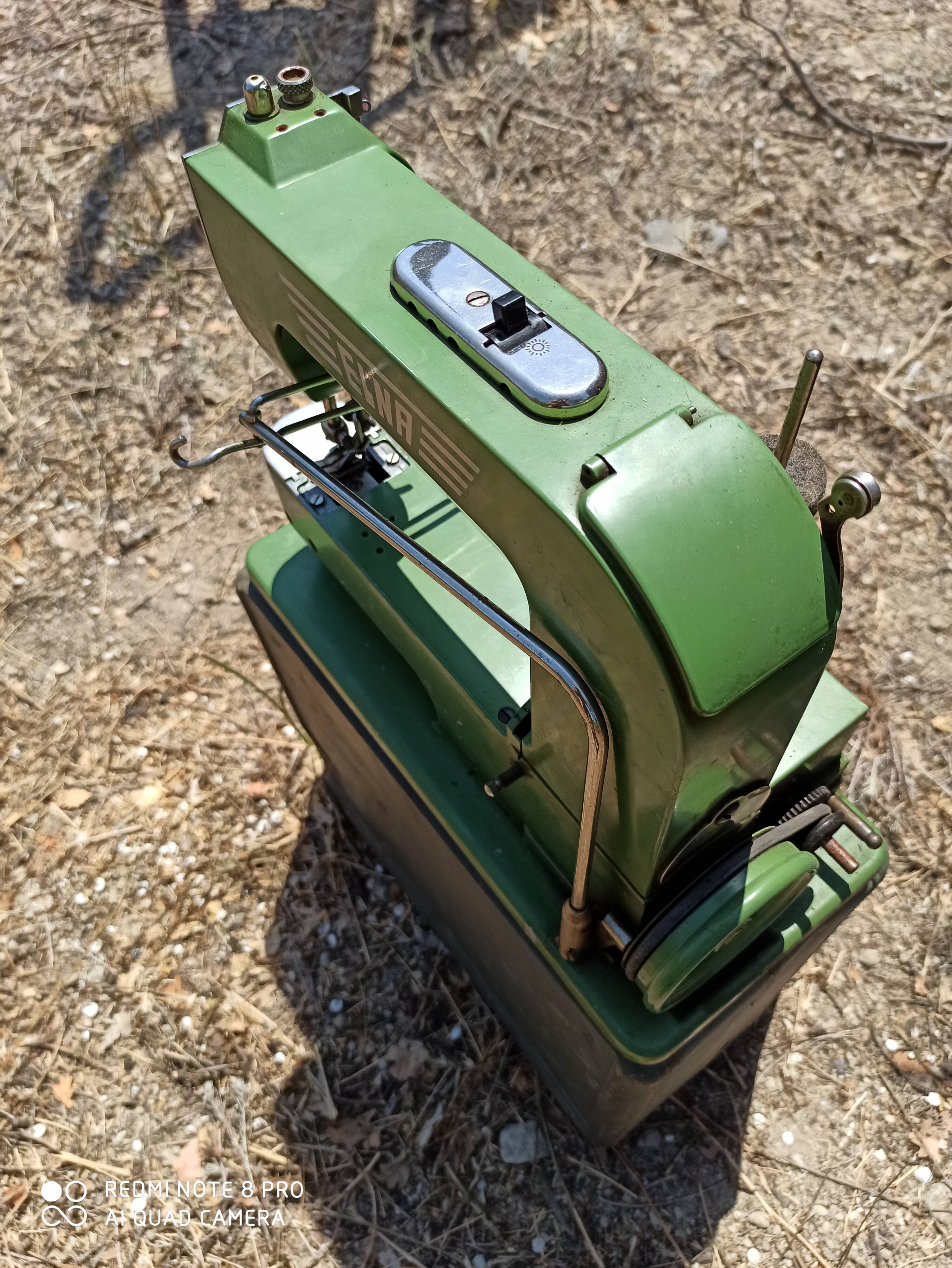 It 1950 Industrial Sewing Machine