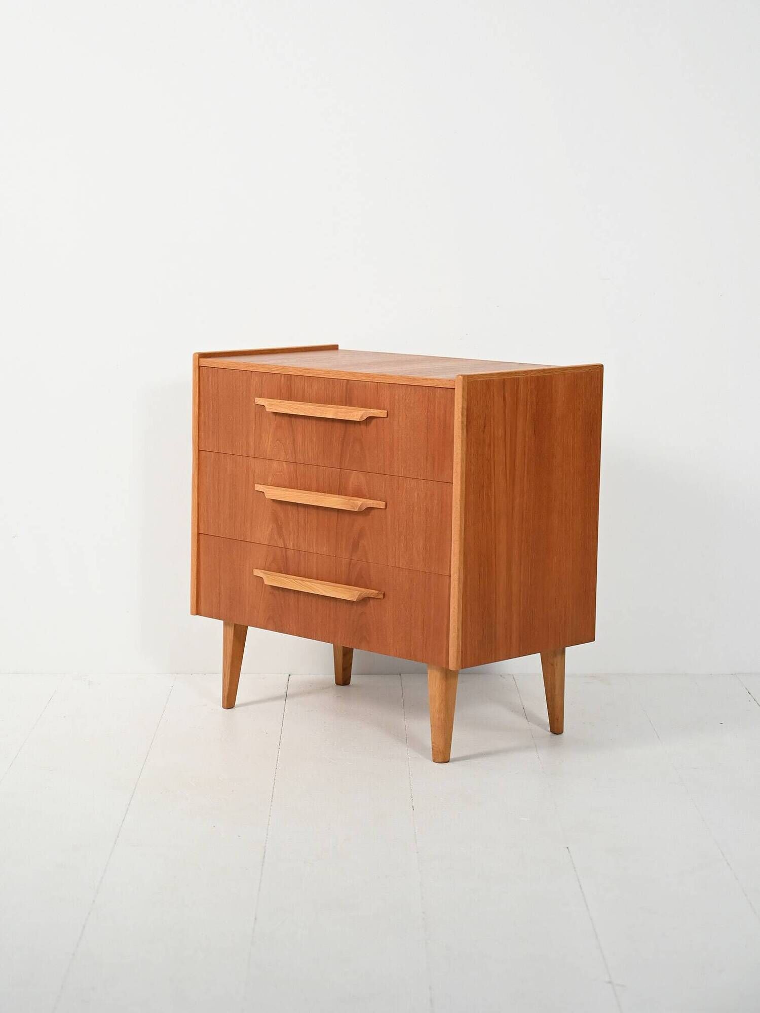 Scandinavian chest of drawers ’50s–’60s in teak and oak