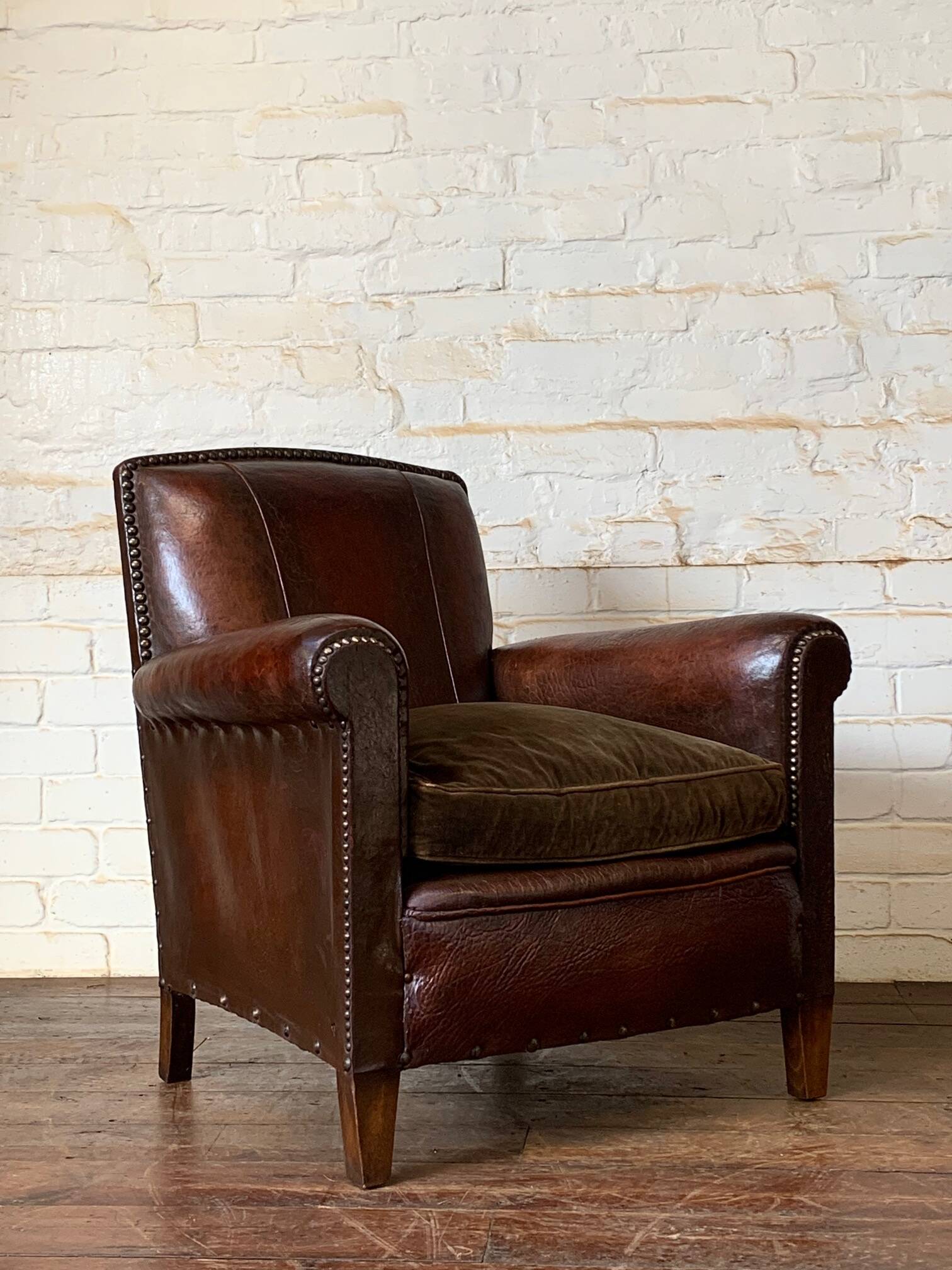 Fauteuil en cuir français, modèle Normandy, vers les années 1920