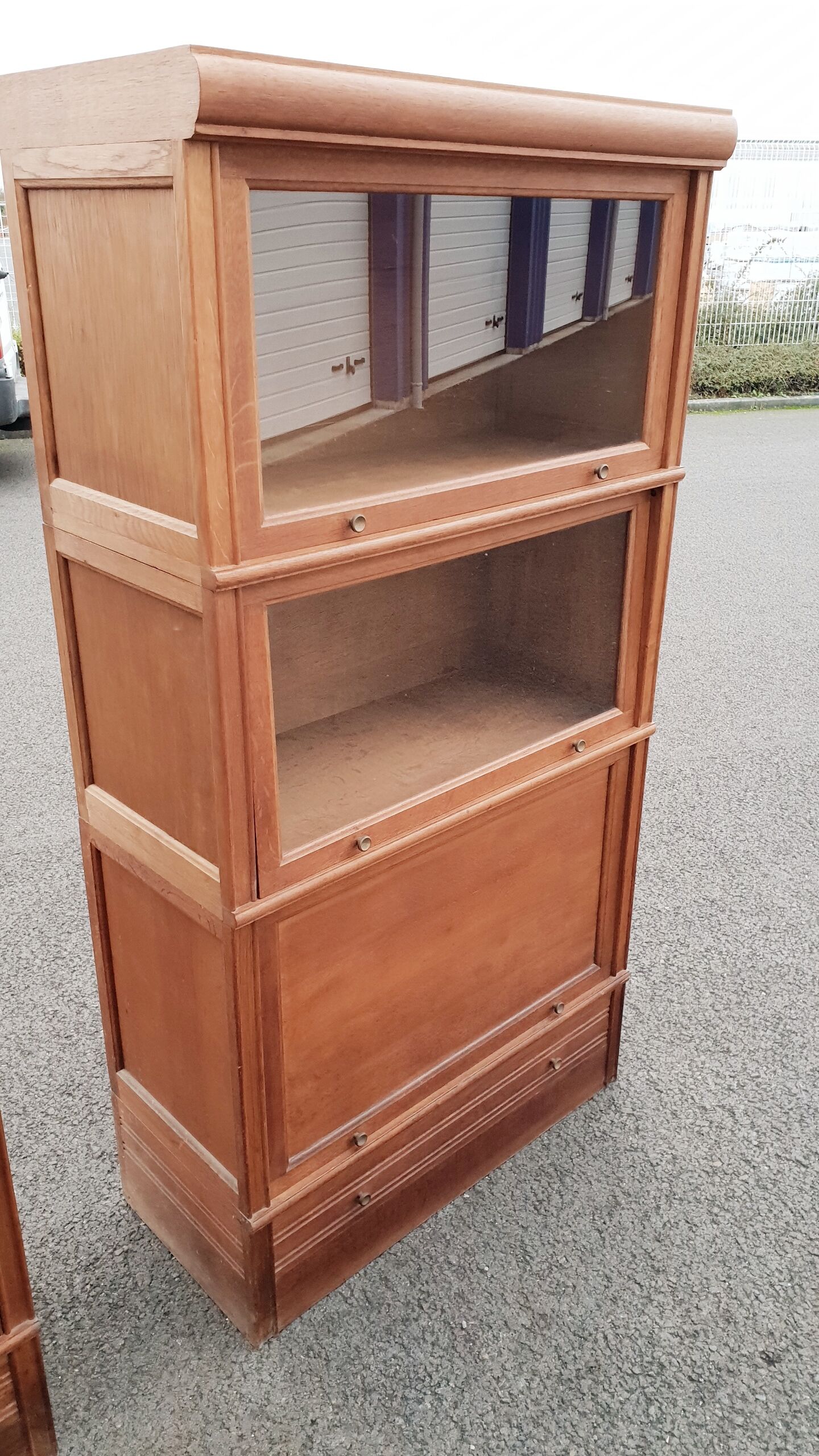 Vintage notary library