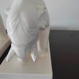 Book endpiece "elephants" in white ceramic
