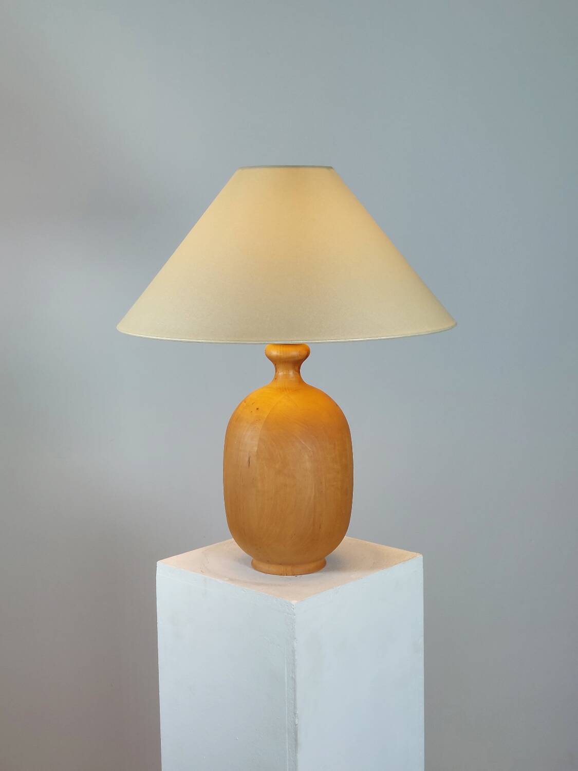 Rare vintage wooden table lamp by Dyrlund Denmark.