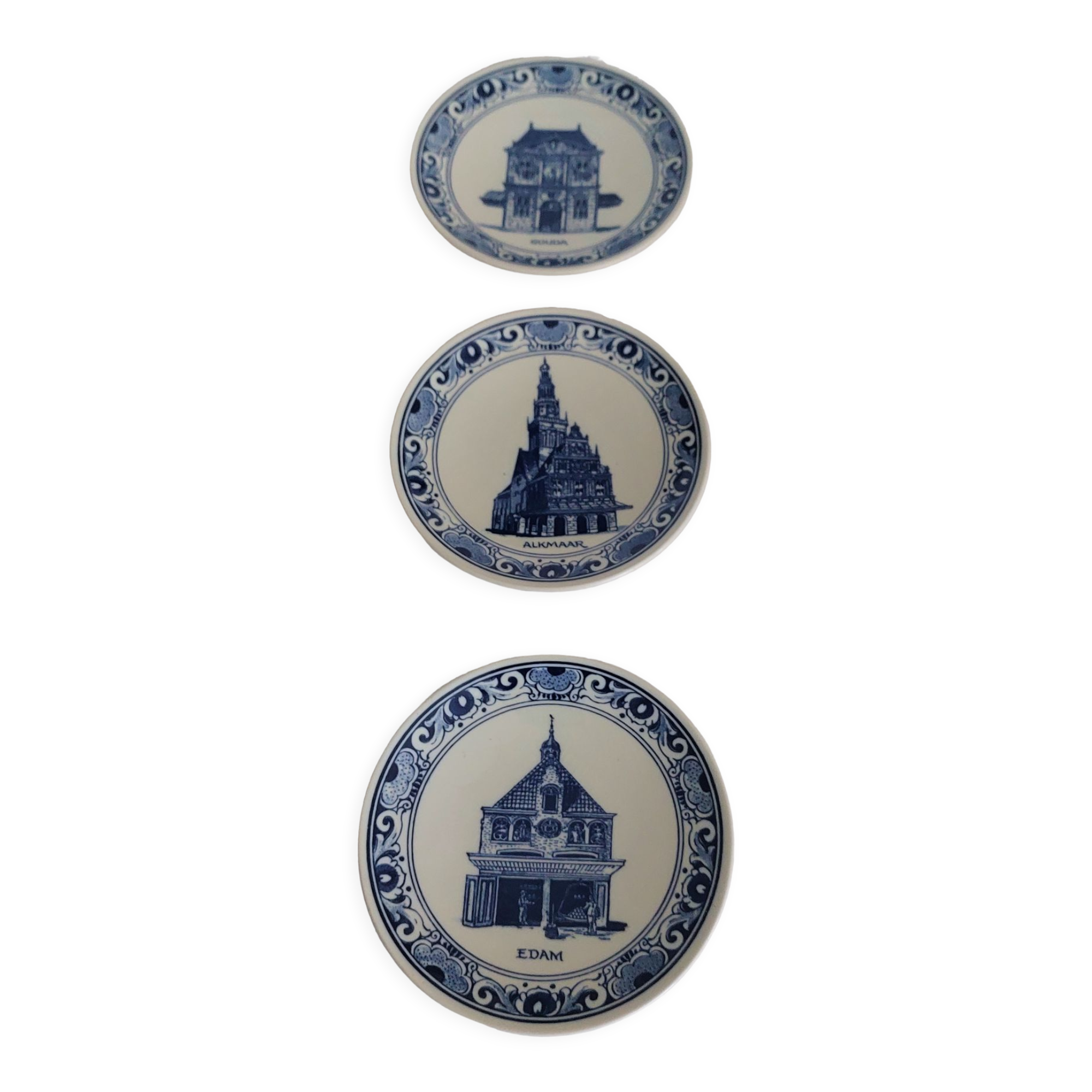set of 3 decorative plates Delft