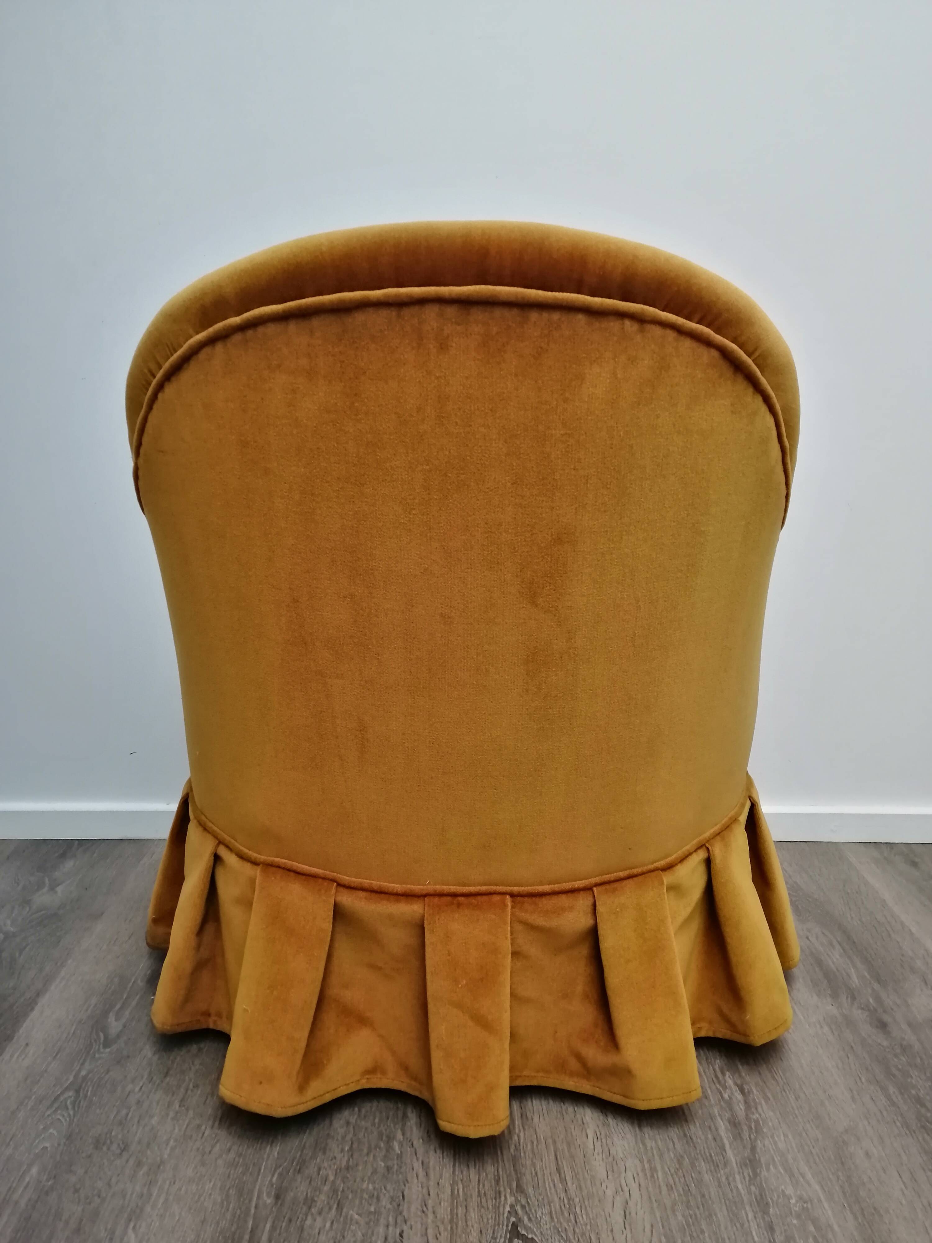 Skirted Toad armchair