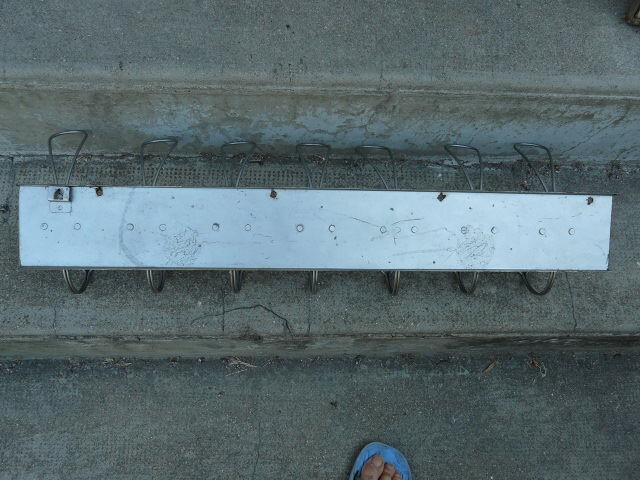 School or industrial wall-mounted door 7 double patères