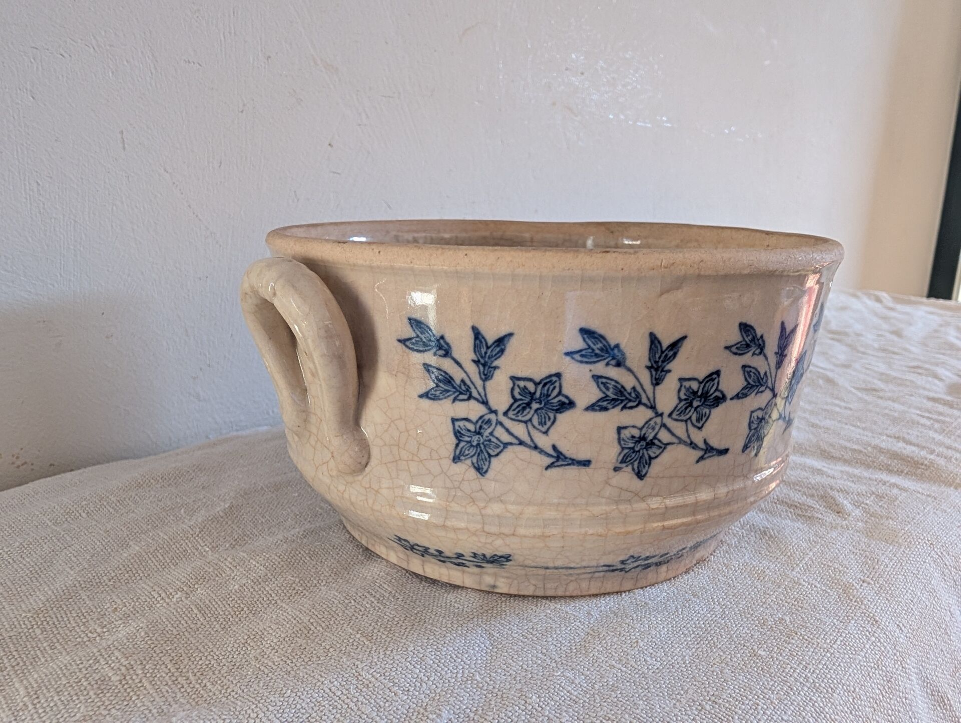 Cache-pot , vide poche en faïence vers 1900
