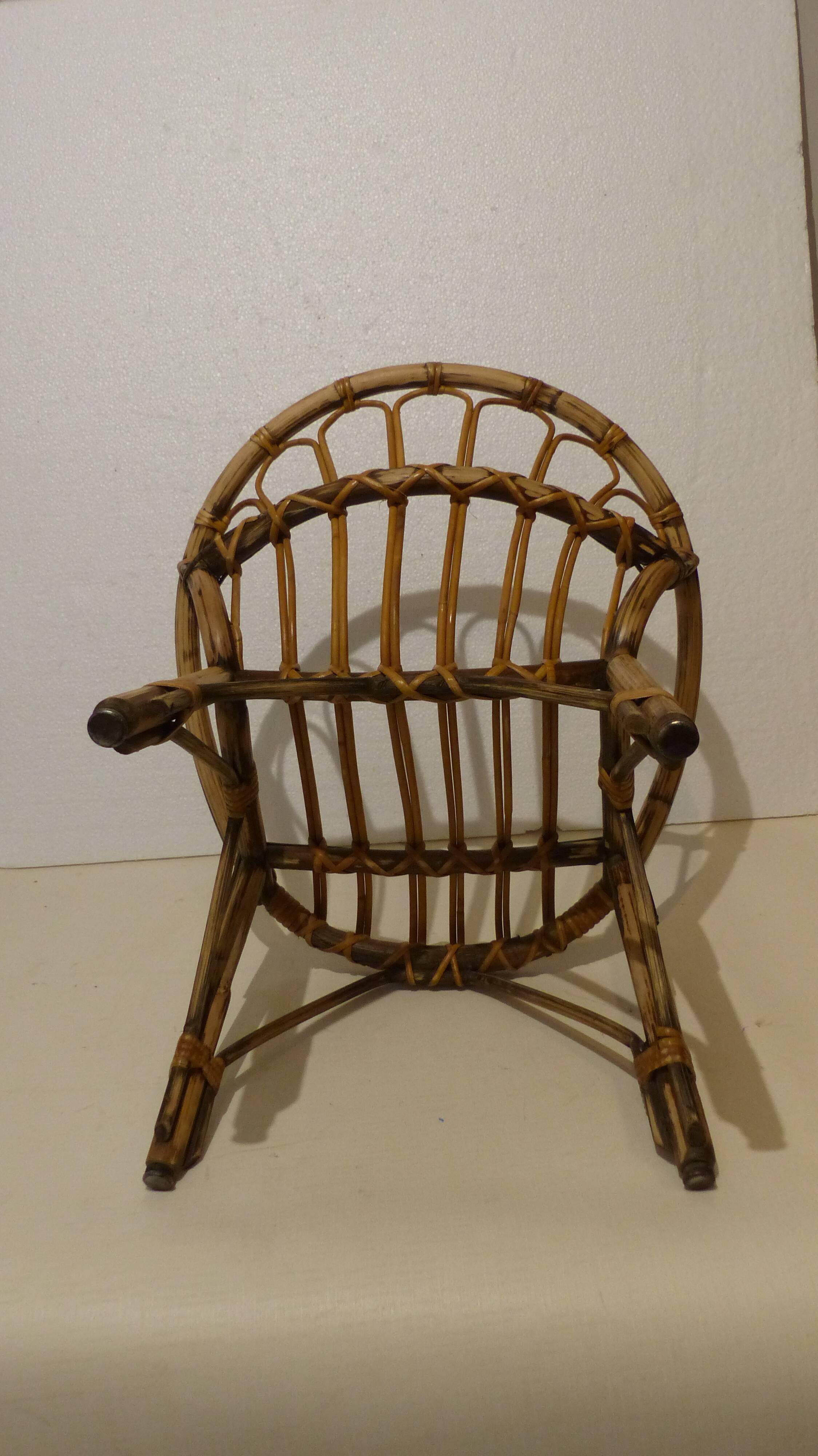 Armchair basket