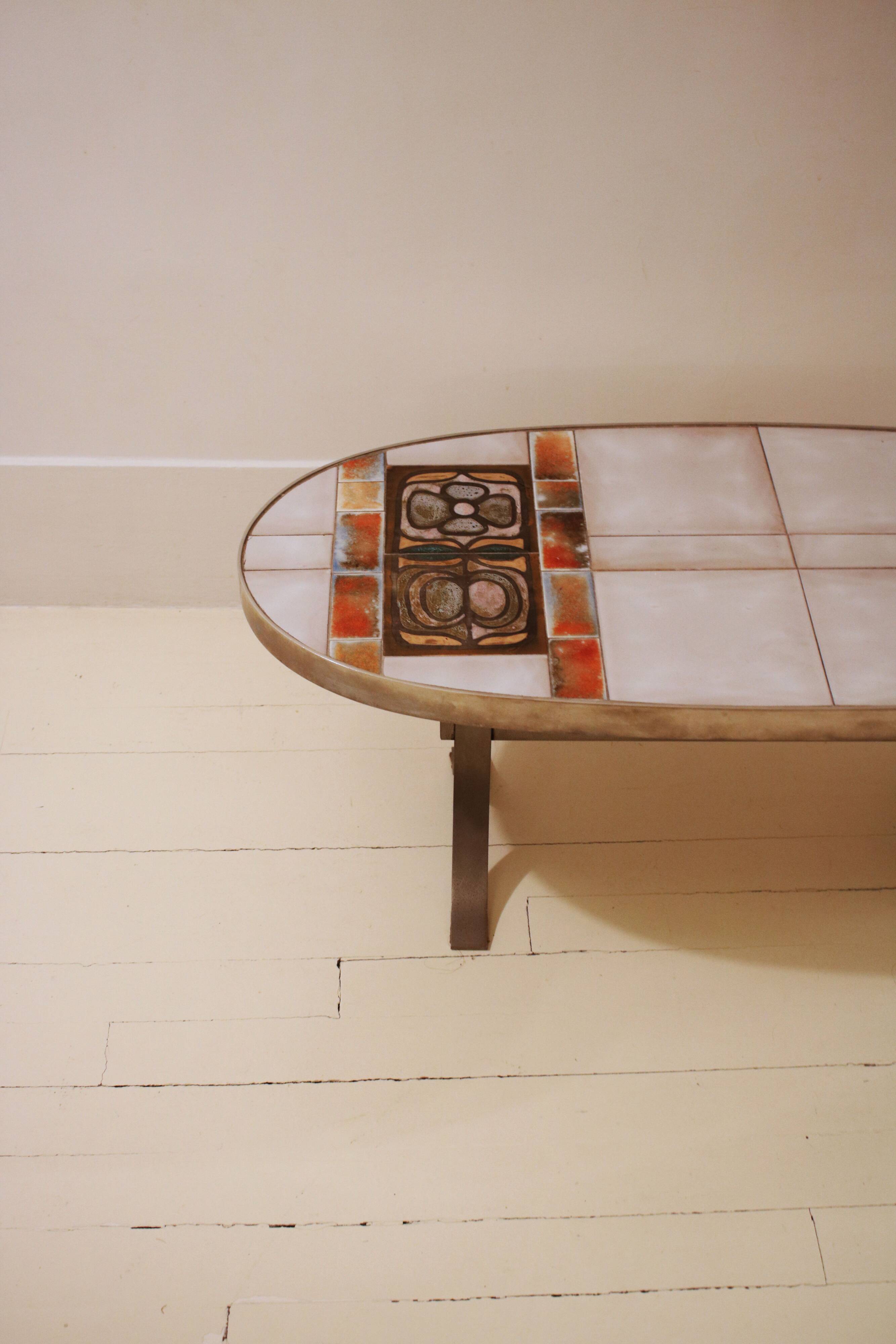 Oval coffee table in ceramic and metal – 1970s