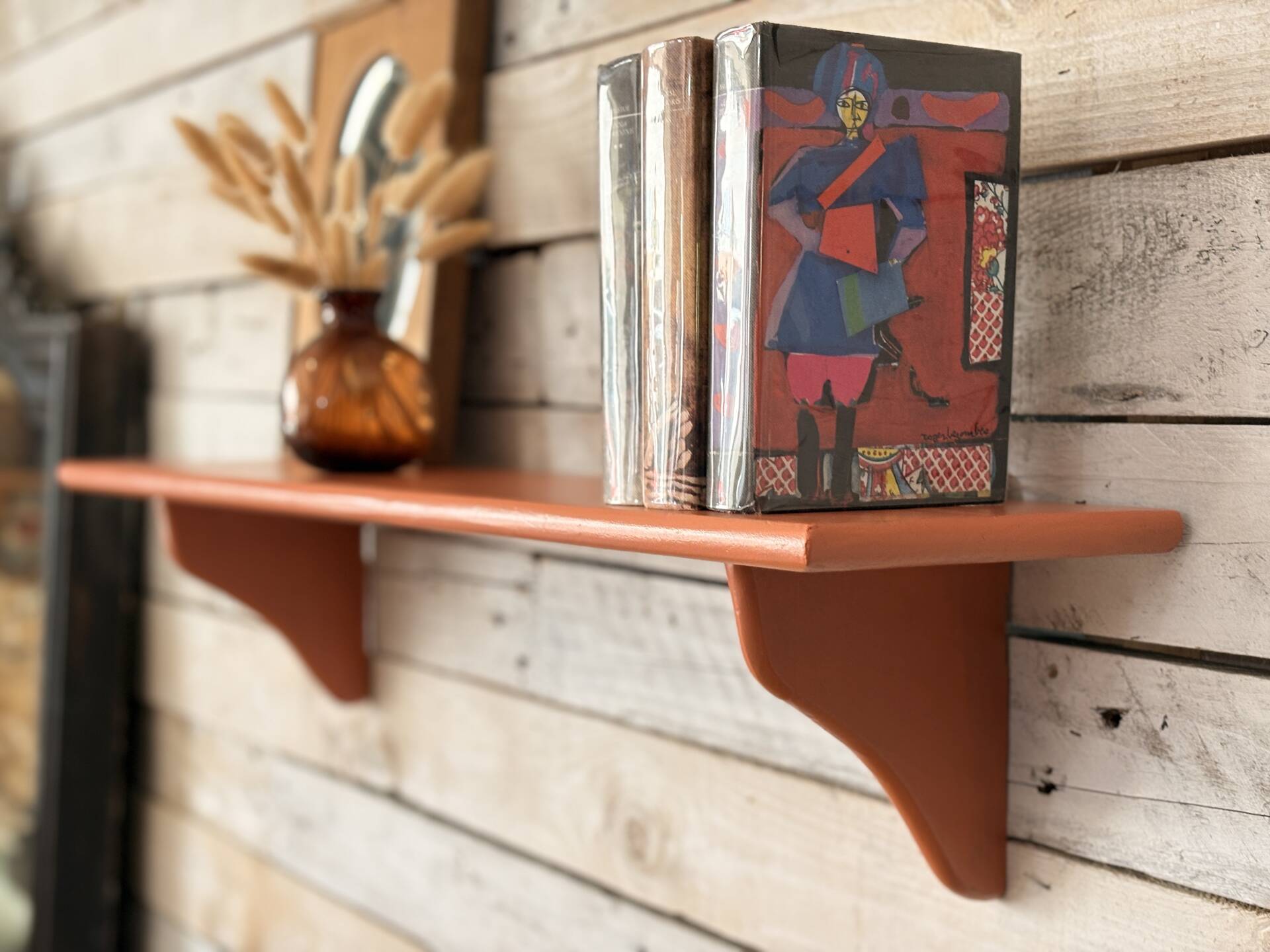 Terracotta shelf