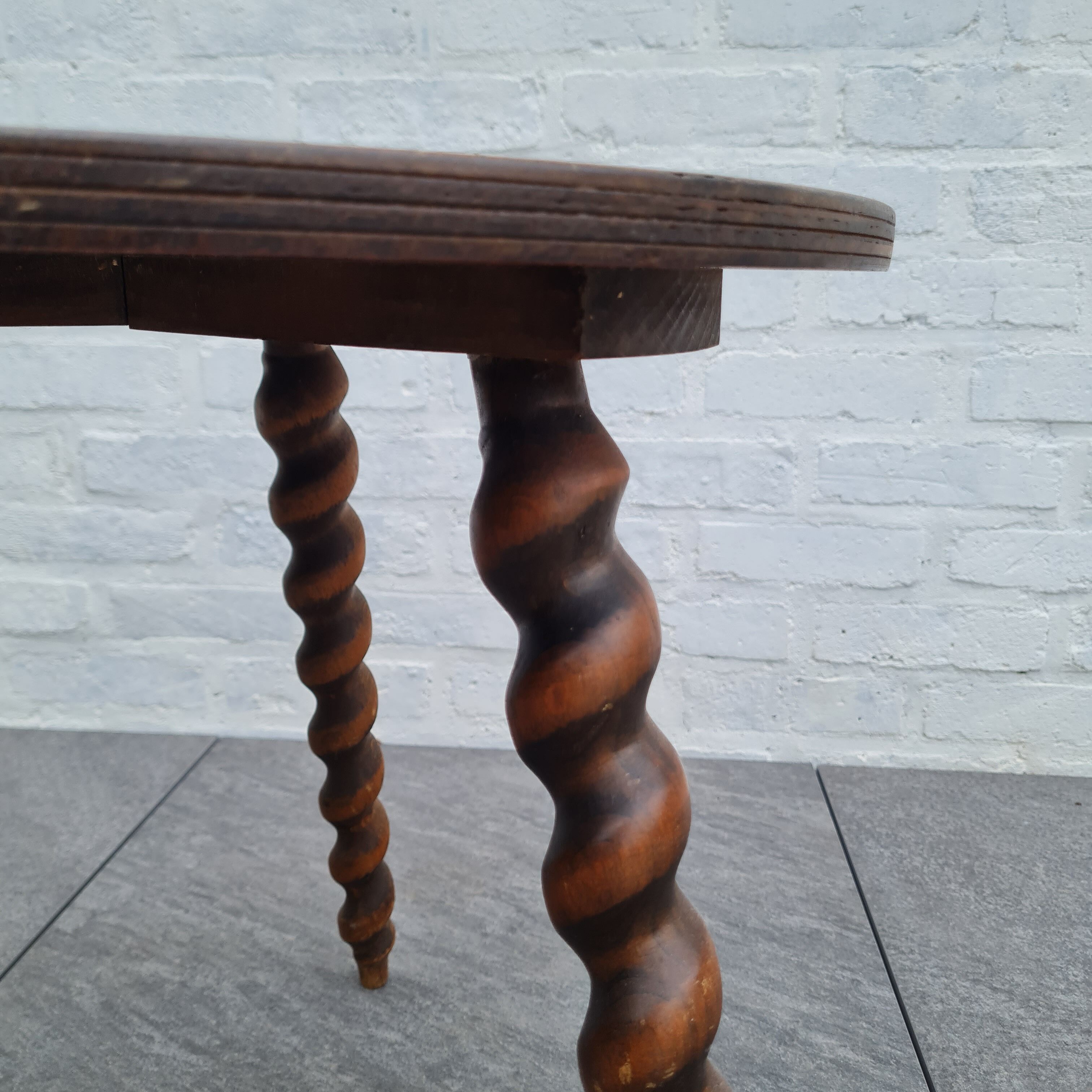 Wooden coffee table twisted tripod base