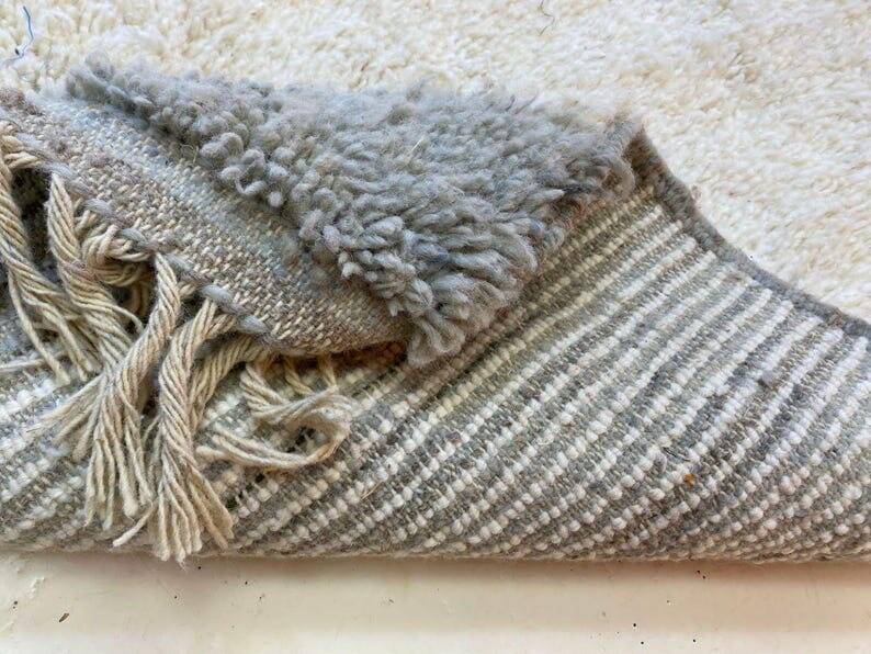 Tapis en laine pure fait main artisanale taille 200 x 300 cm