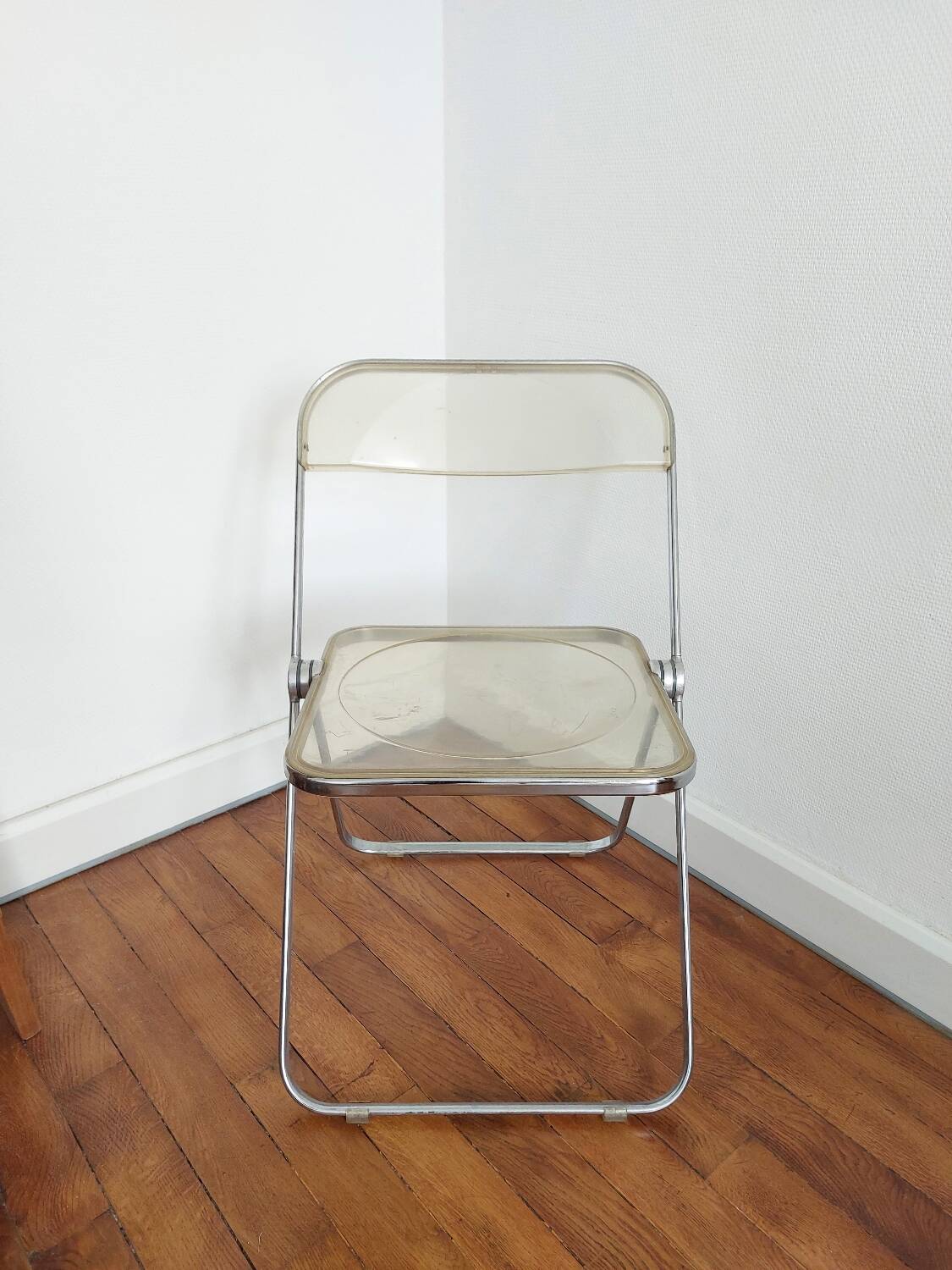 Plia castelli folding chair