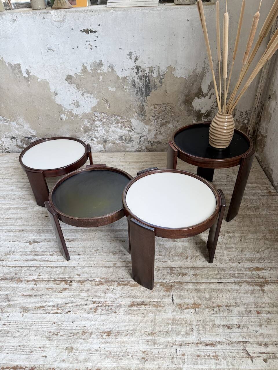 Nido 780 G stackable coffee tables. Frattini for Cassina