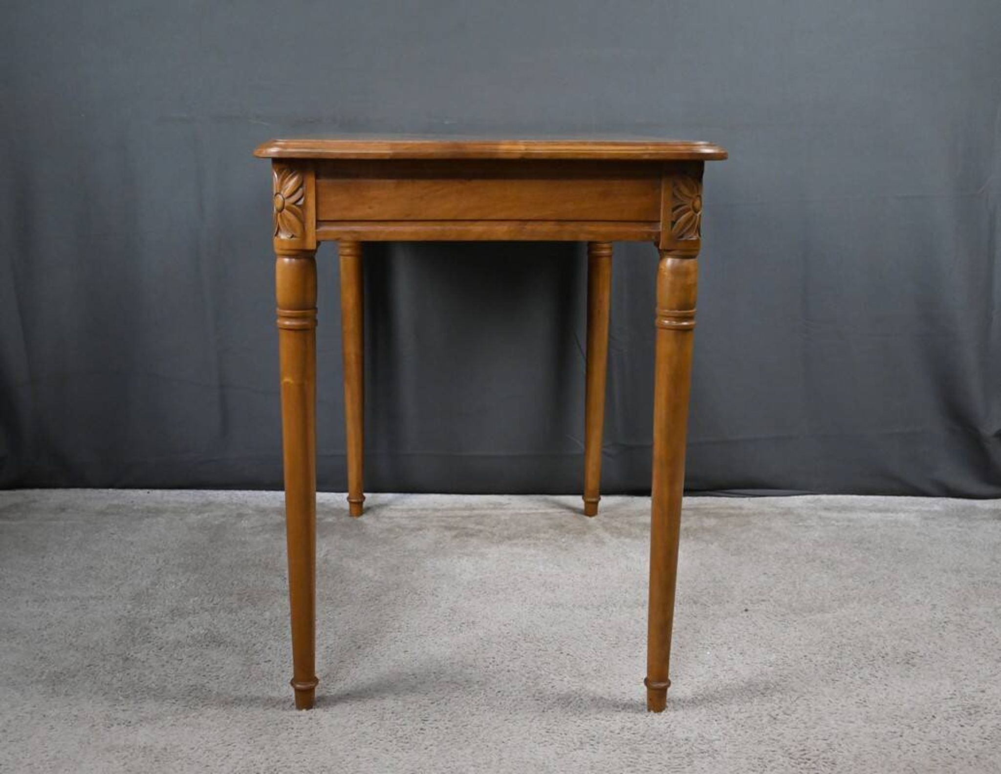 Table bureau en noyer, maison Henry Geneste – 1ère partie XXe