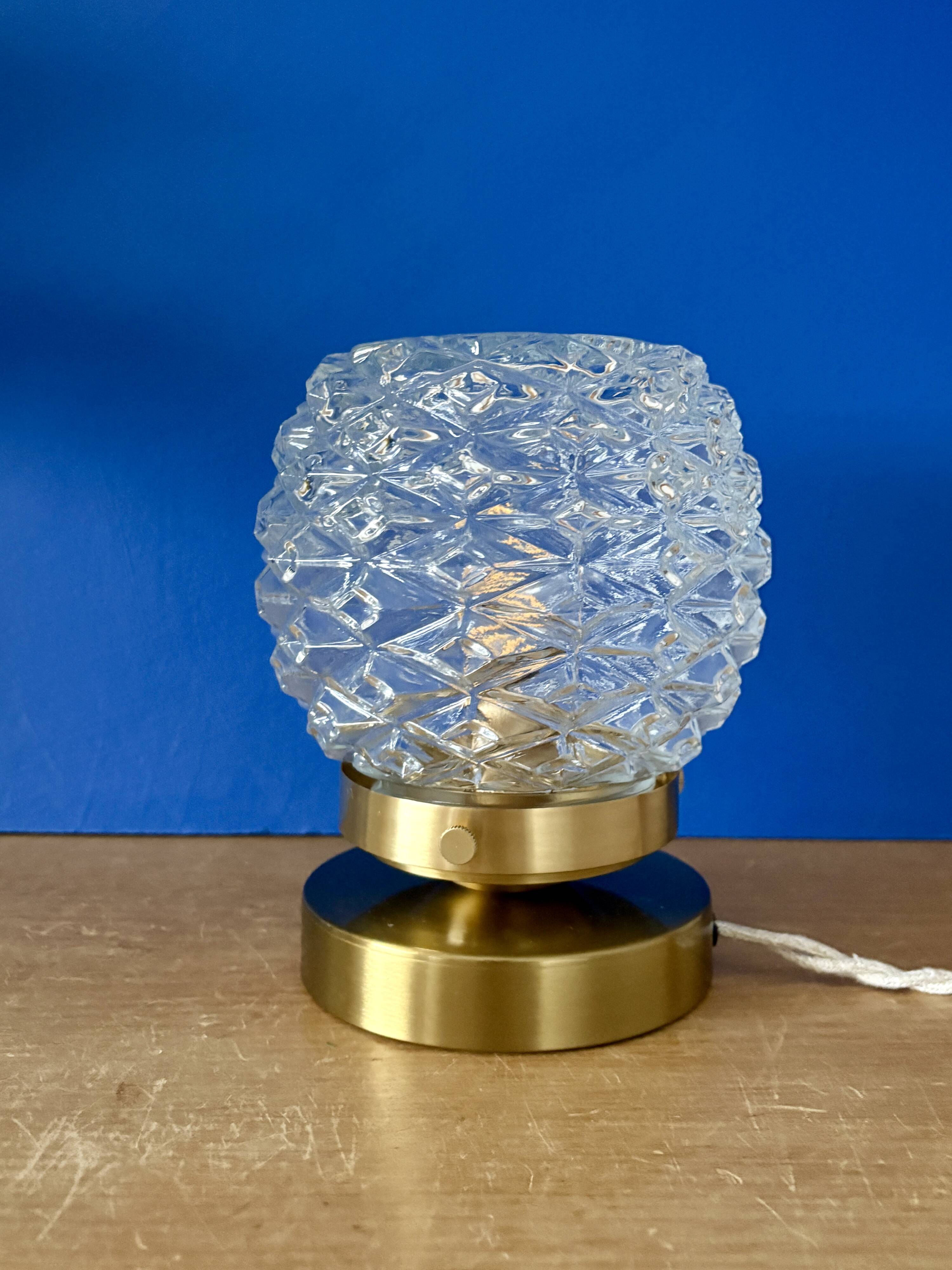 Vintage globe table lamp in moulded glass