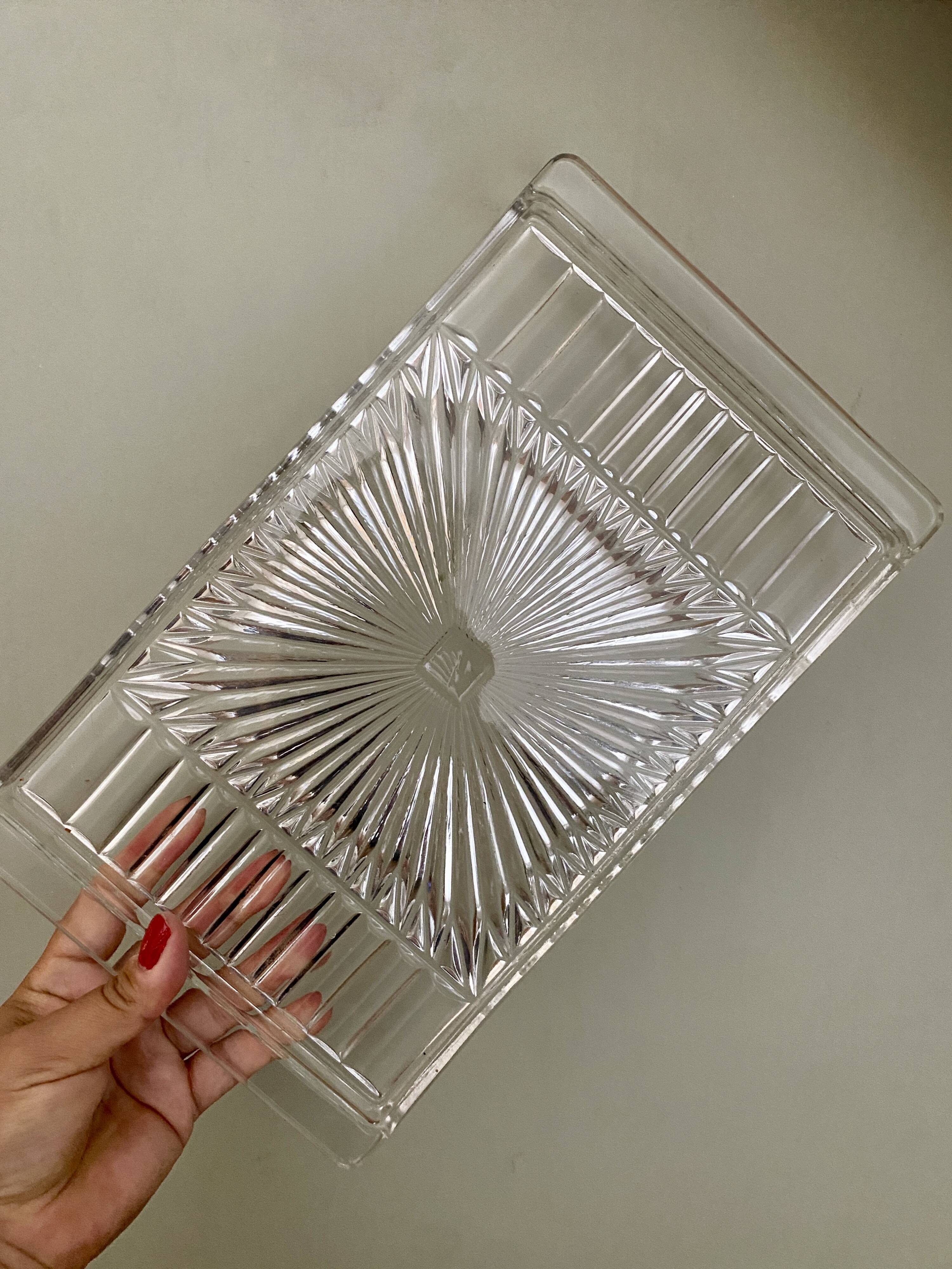 Tray and 3 vintage ramekins in worked glass
