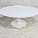 Knoll coffee table, Eero Saarinen, "tulip" model, white melamine wood. Signed, USA, circa 1960