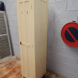 Old cloakroom in wood