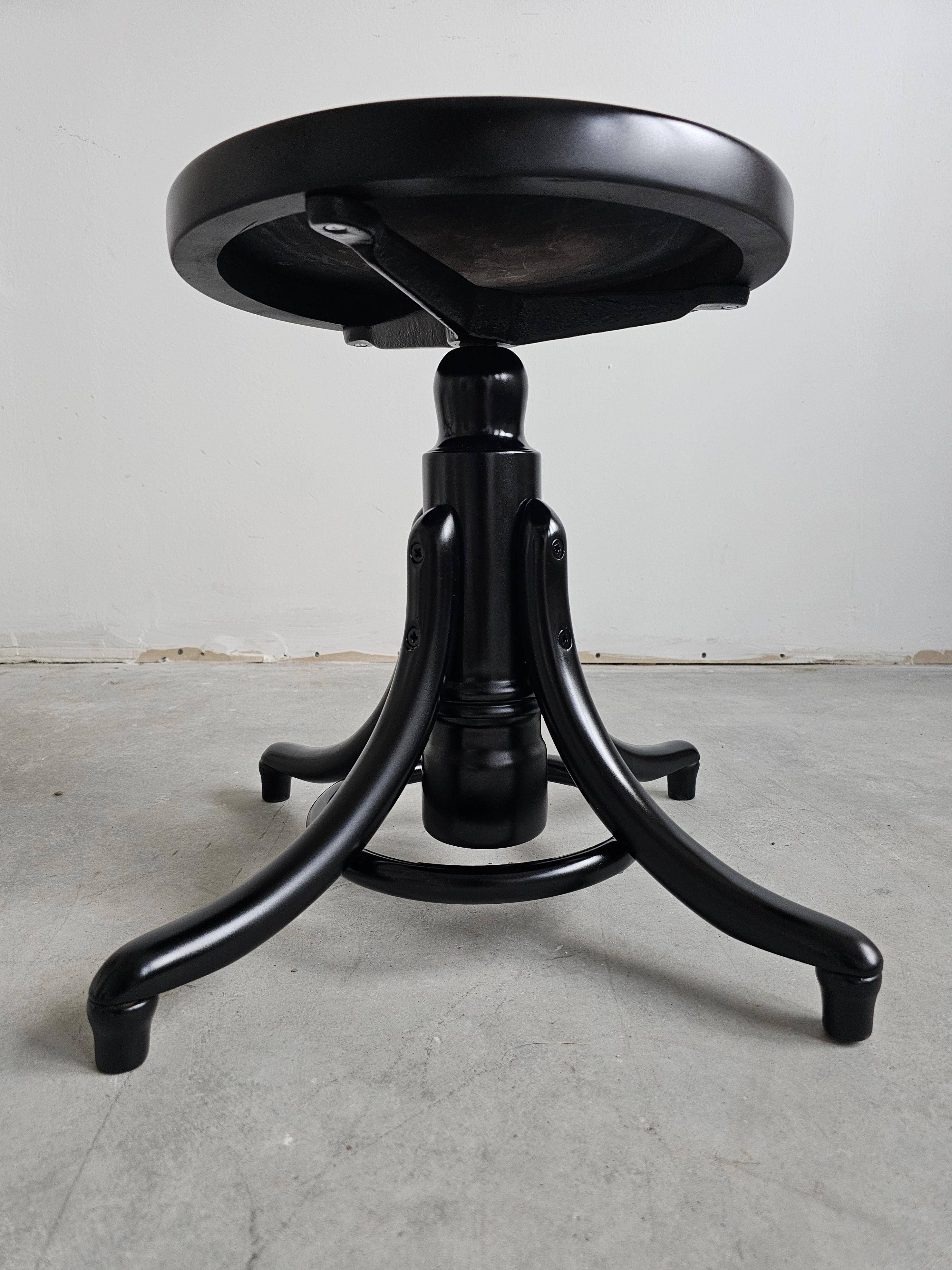 Tabouret de piano en bois courbé par J.J. Kohn, 1900s