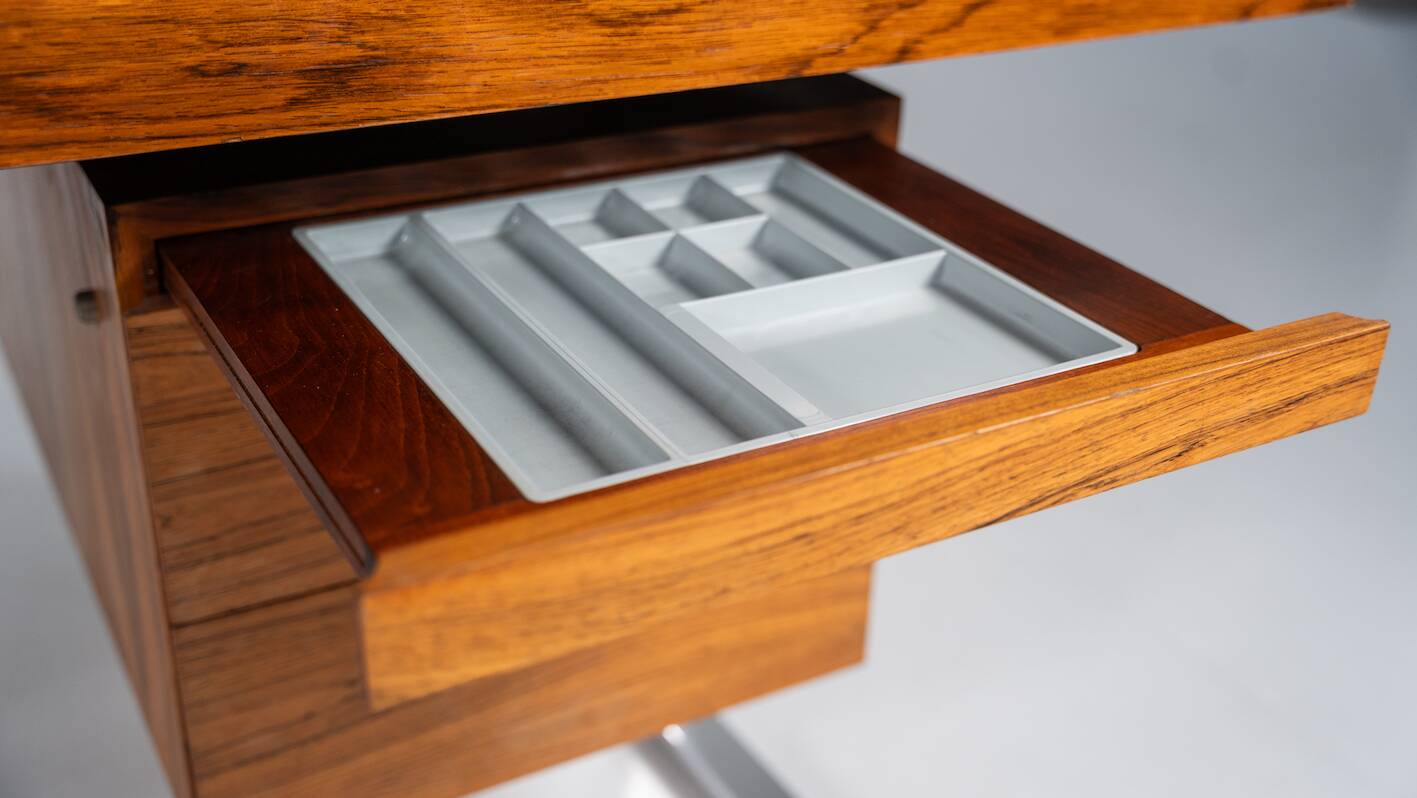 Bureau moderne du milieu du siècle en bois et chrome, Italie, années 1970