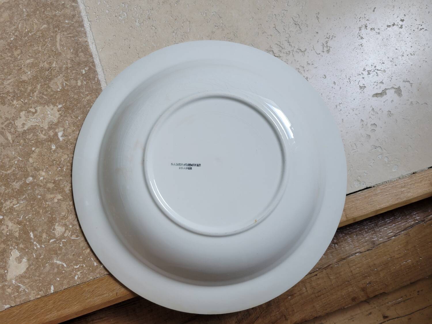 Deep dish with Sarreguemines bouquet