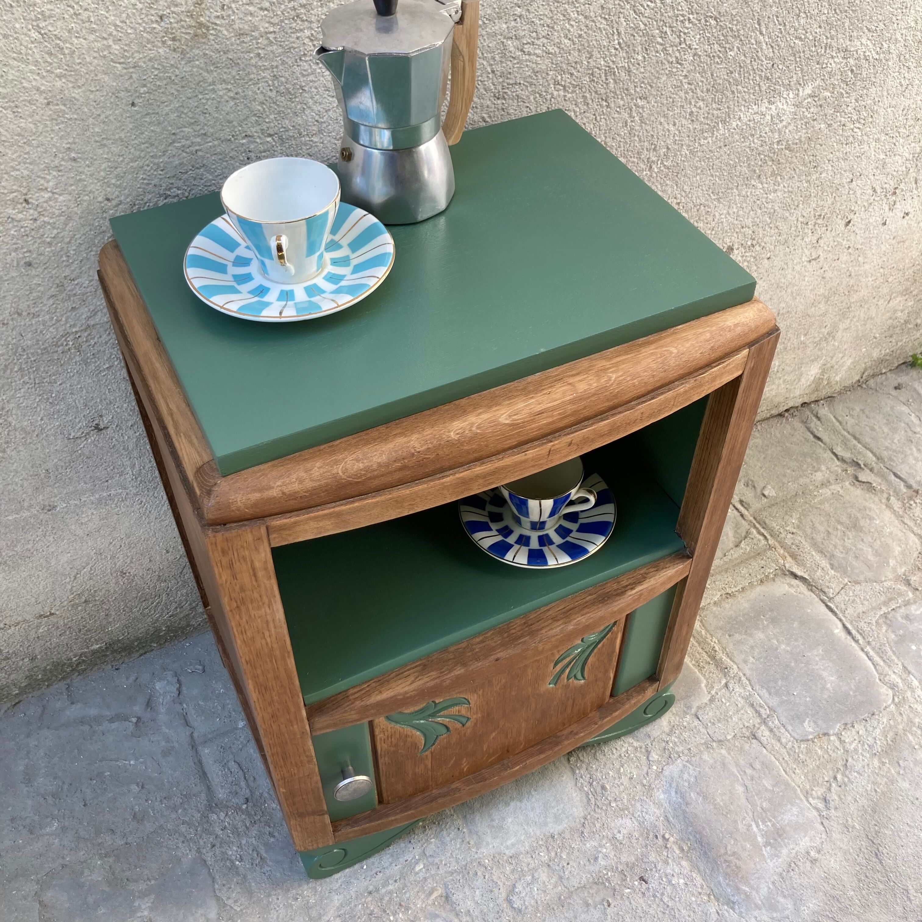 Art deco bedside