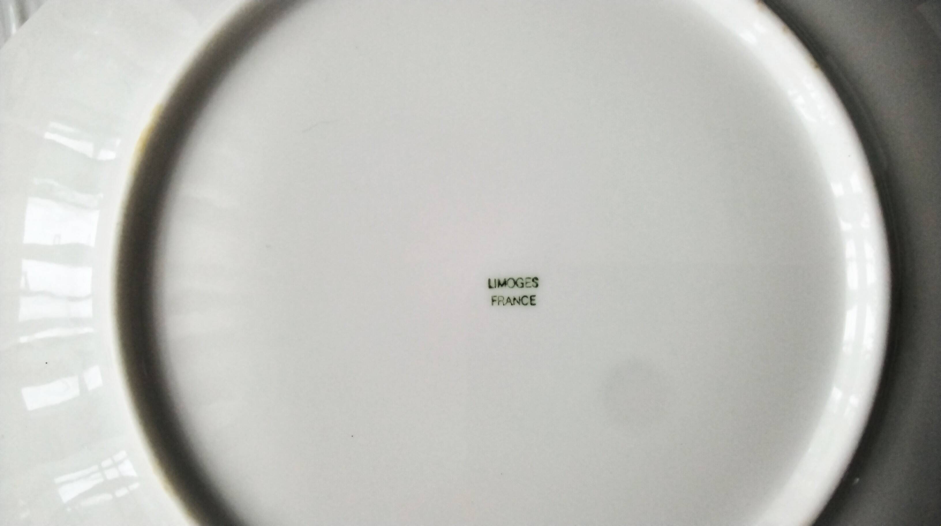 5 scallop shell-shaped plates in Limoges porcelain