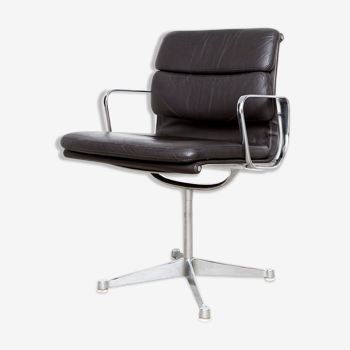 Fauteuil Soft Pad Chair EA 207 par Charles et Ray Eames pour Herman Miller