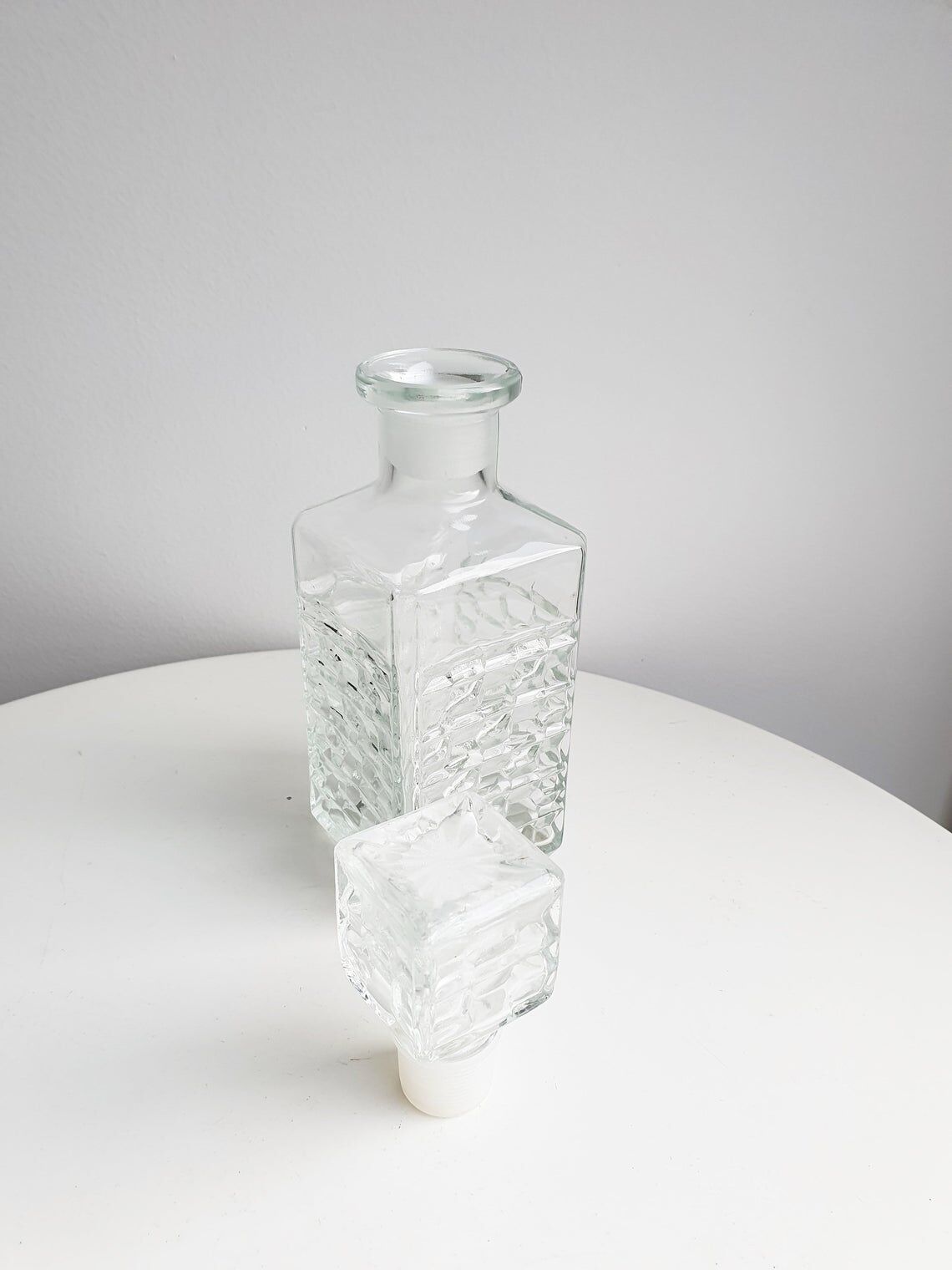 Glass square carafe