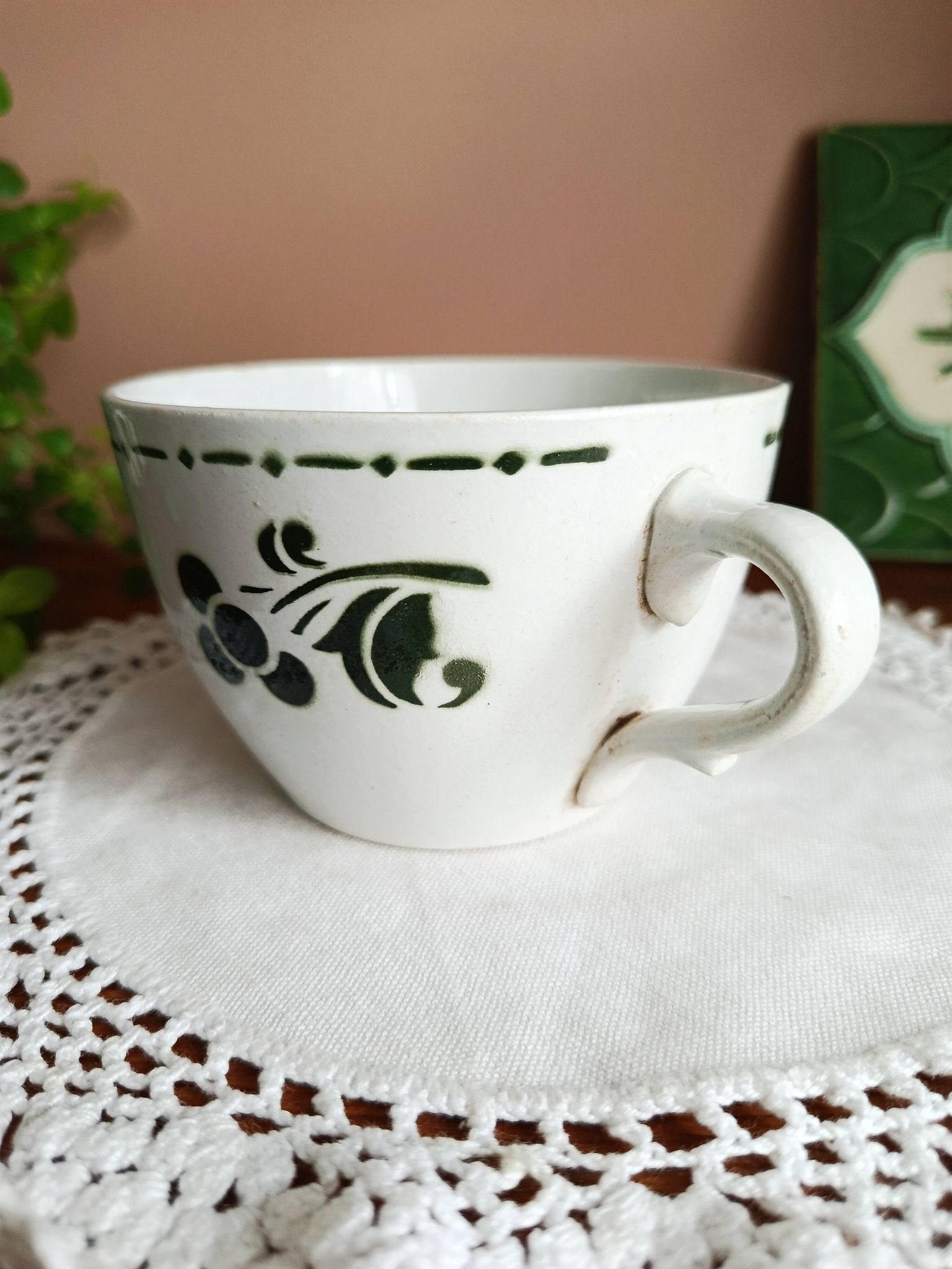 Grande tasse à chocolat Badonviller, cerisette