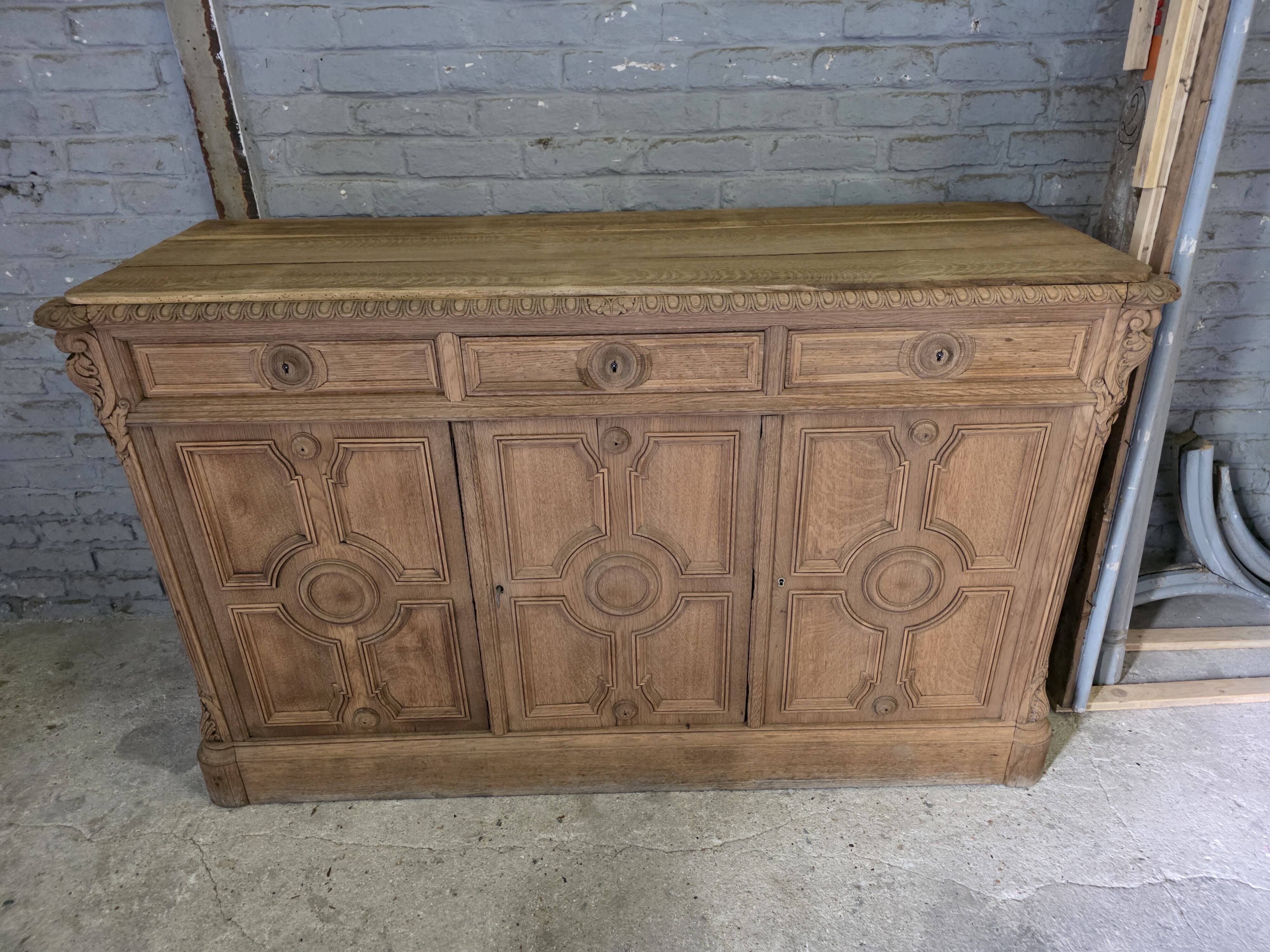 Buffet bas en chêne du XIXème