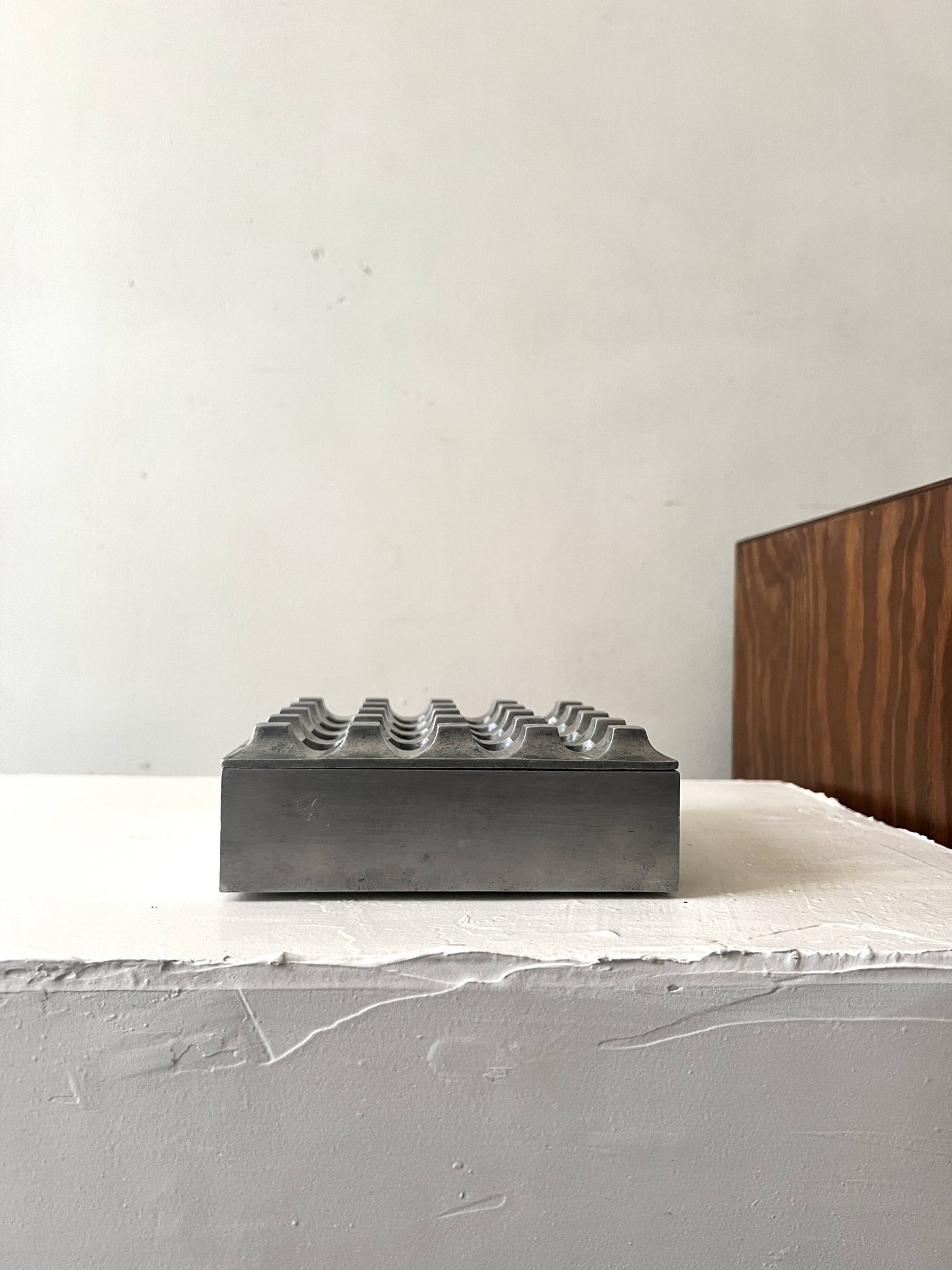 Grand cendrier ultima en aluminium signé LJUNGBERG & BACKSTRUM
