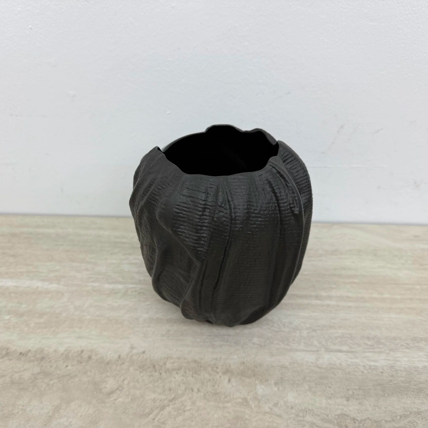 Rosenthal vase black porcelain Johan van Loon, 1980s