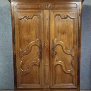 Antique Louis XV wardrobe in solid wood (oak and walnut)
